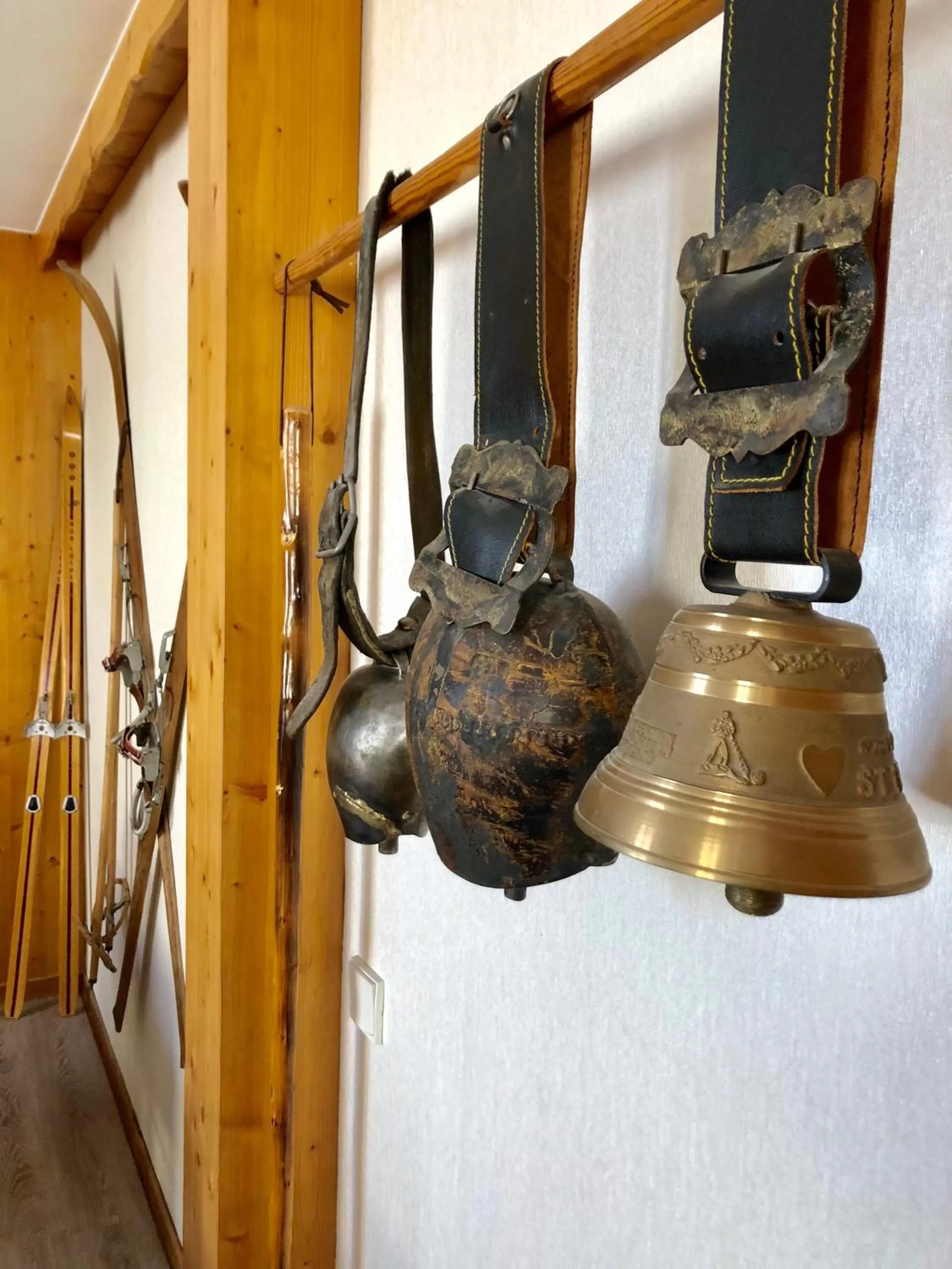 Decorative detail in Hotel Les Montagnards