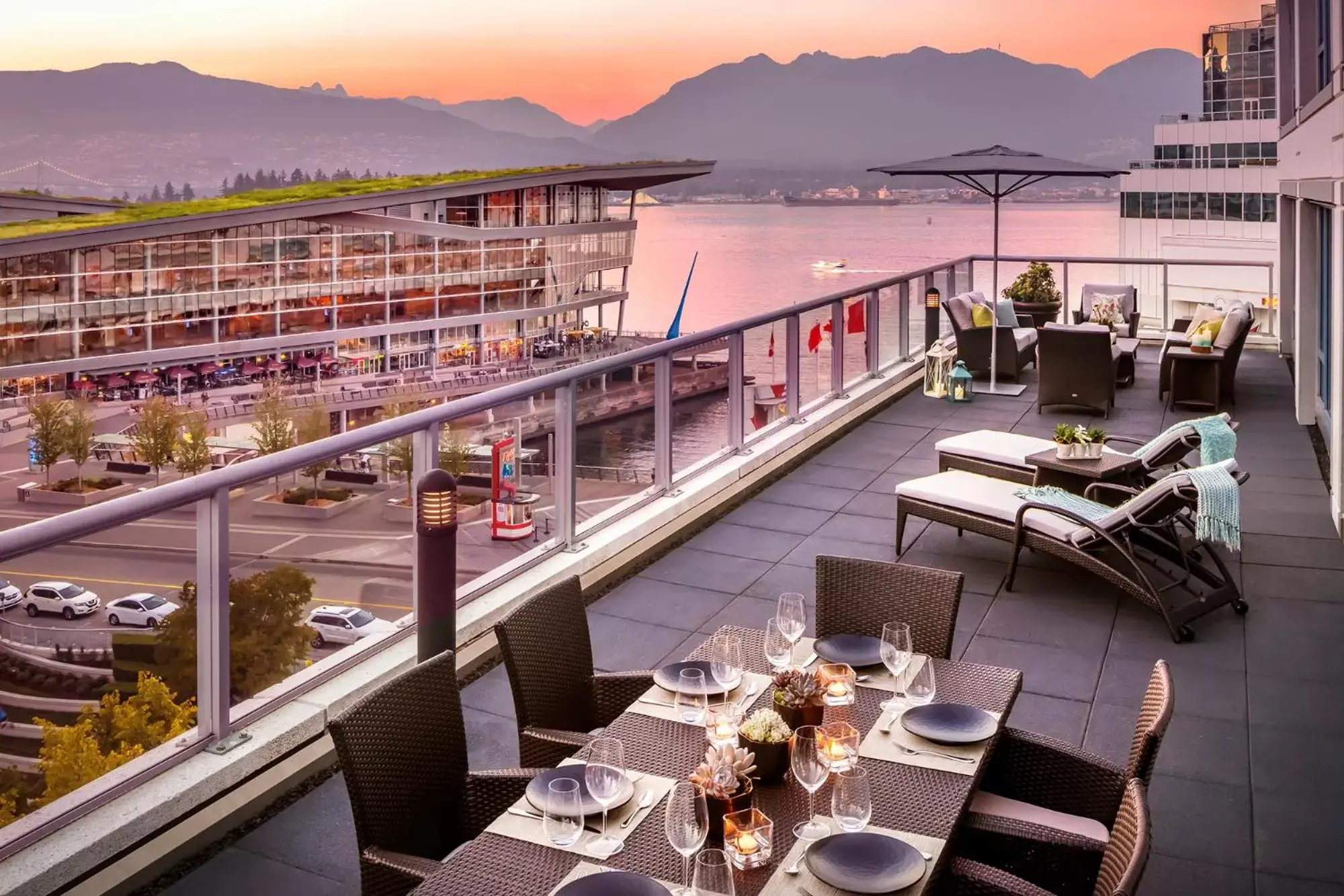 Area and facilities, Restaurant/Places to Eat in Fairmont Waterfront