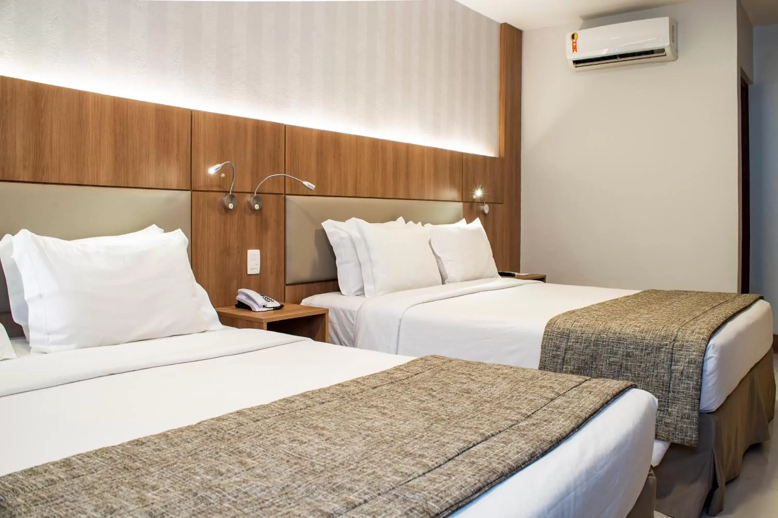 Bed in Hotel Astoria Copacabana