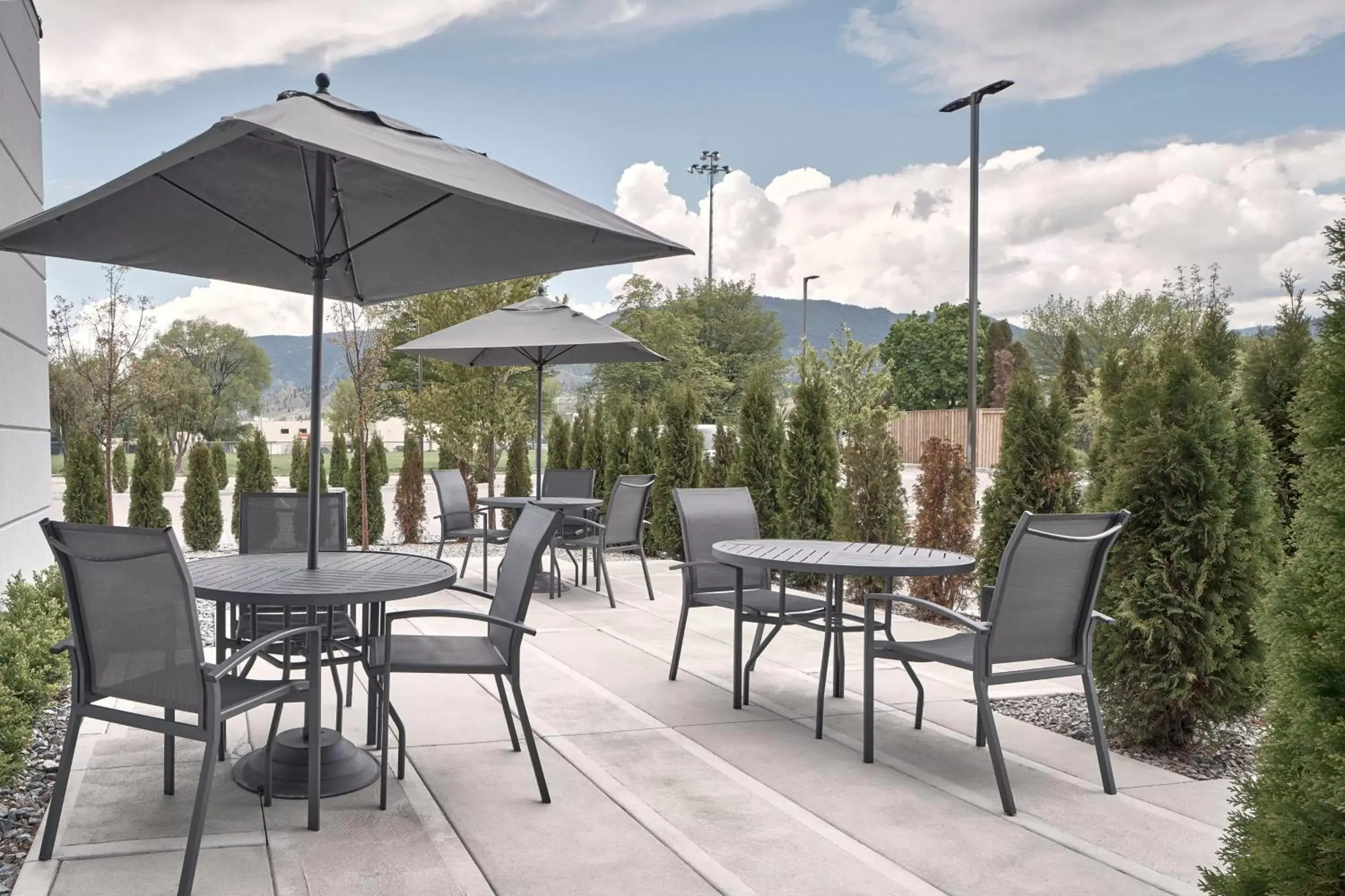 Property building, Restaurant/Places to Eat in Fairfield Inn & Suites by Marriott Penticton