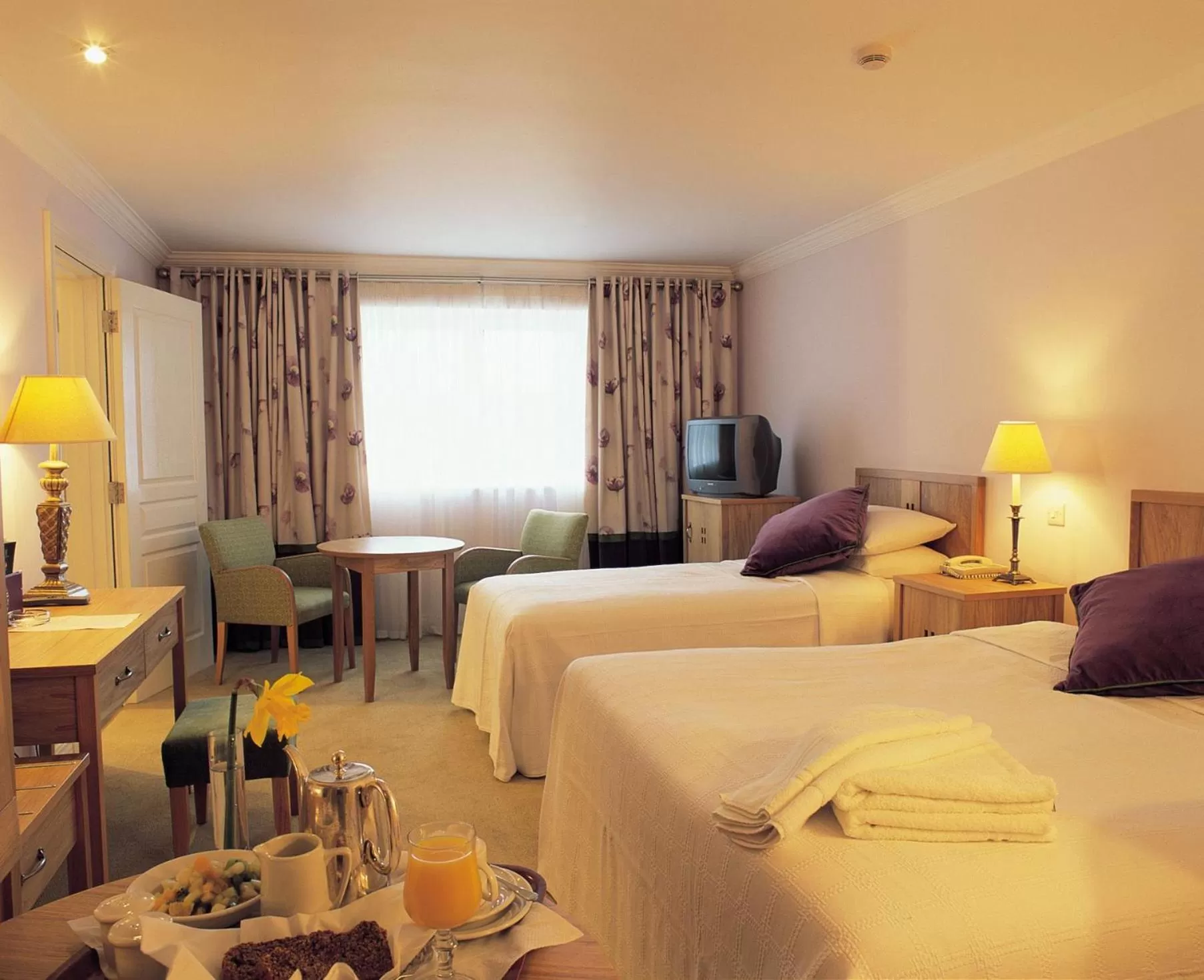 Bedroom, Bed in Castle Hotel Macroom