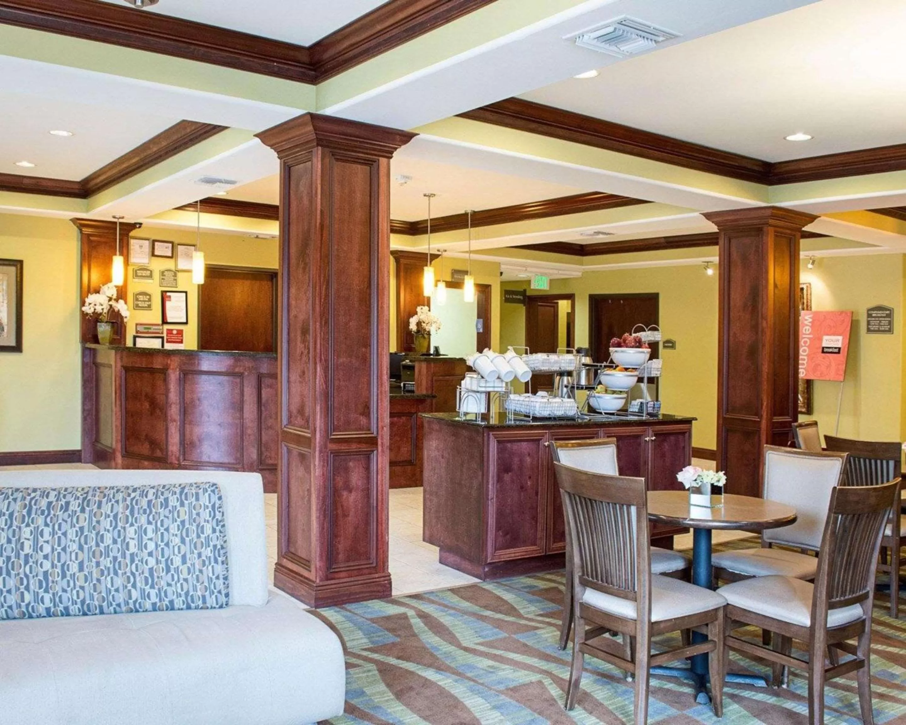 Lobby or reception in Comfort Suites Harvey - New Orleans West