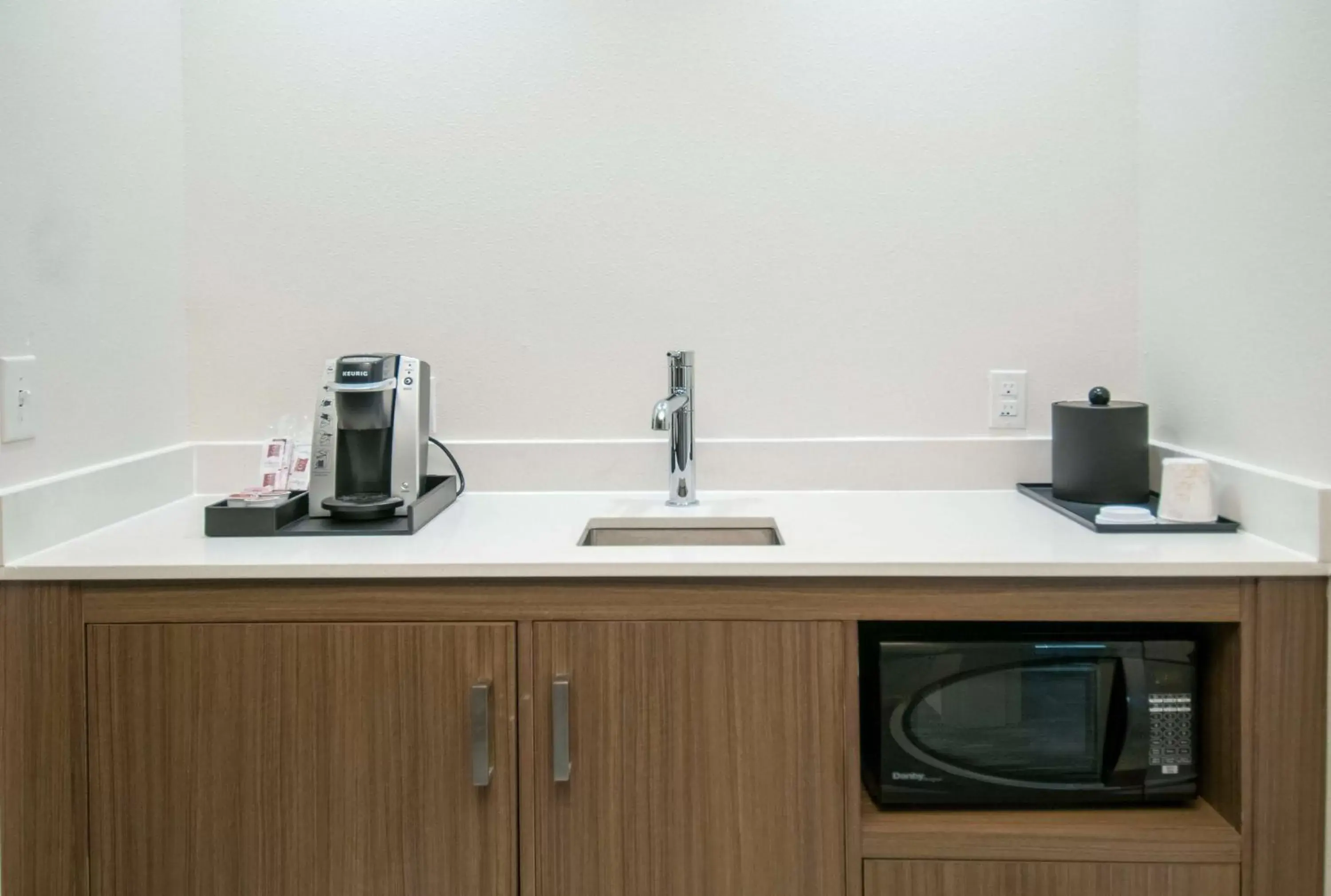 Photo of the whole room, Bathroom in Hilton Garden Inn Jackson/Clinton