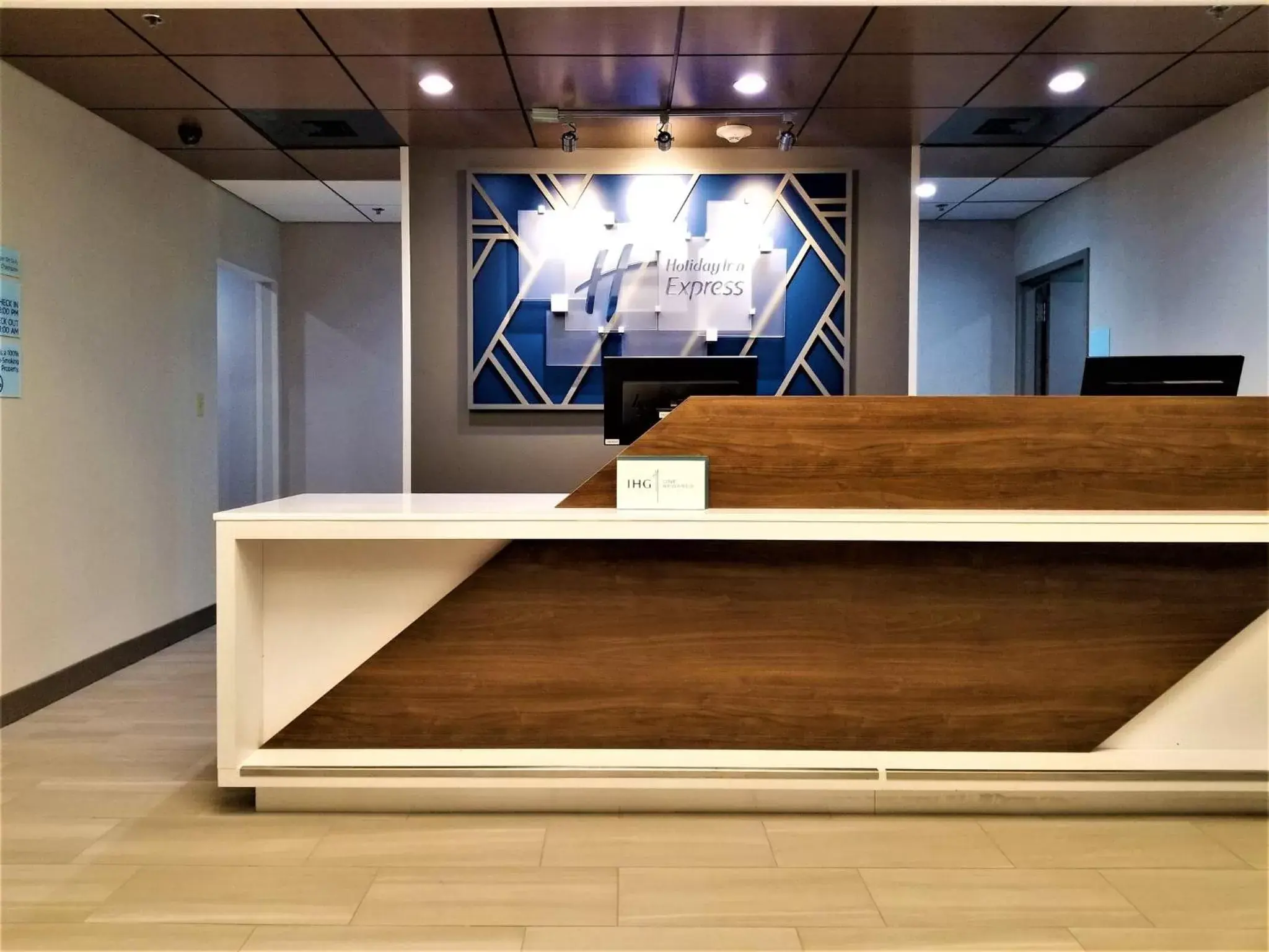Property building, Lobby/Reception in Holiday Inn Express Apex - Raleigh, an IHG Hotel