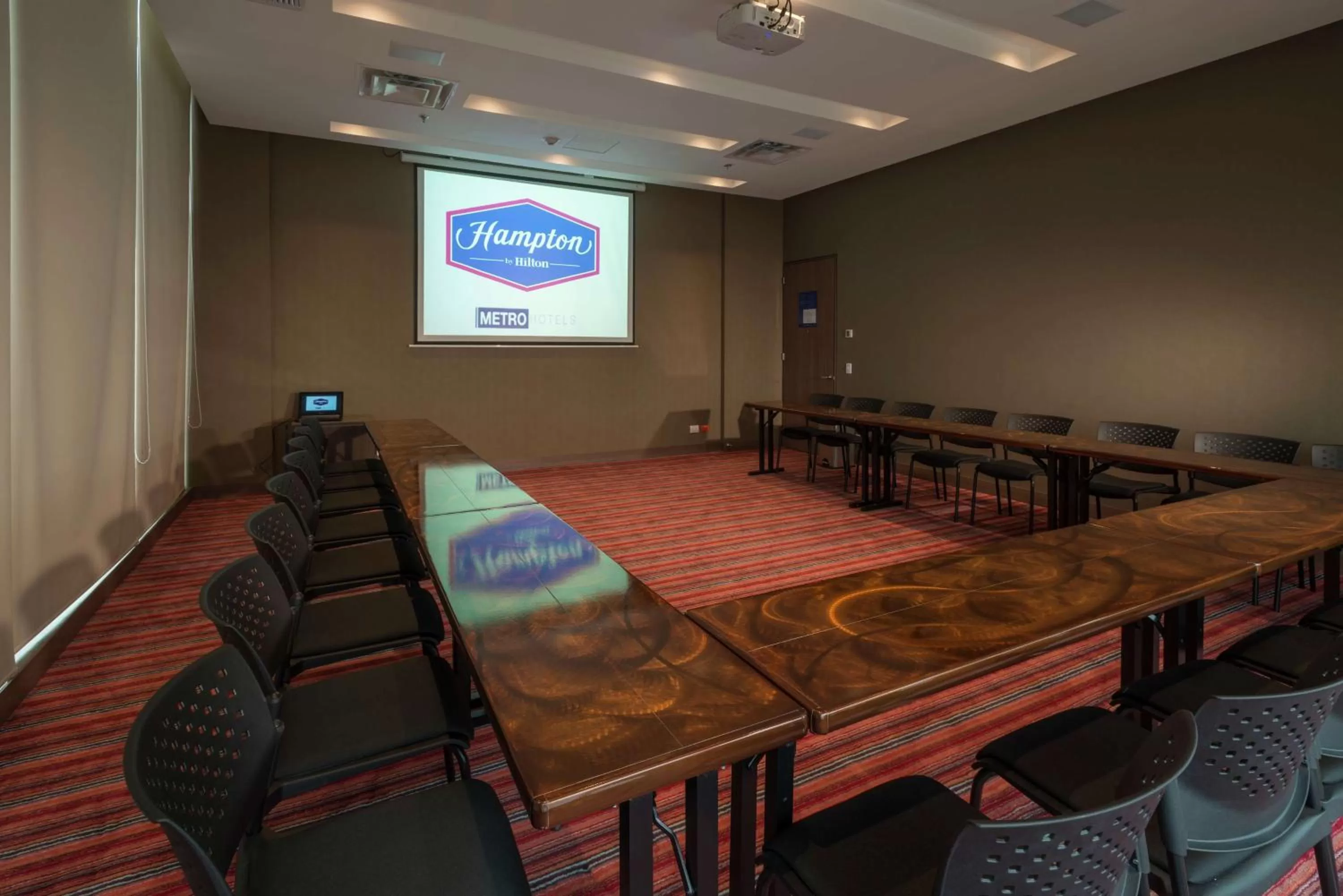 Meeting/conference room in Hampton By Hilton Valledupar