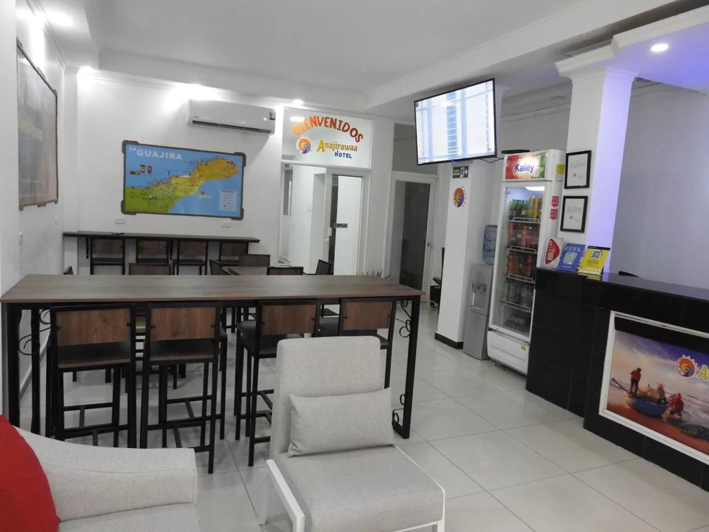 Living room in ANAJIRAWAA HOTEL