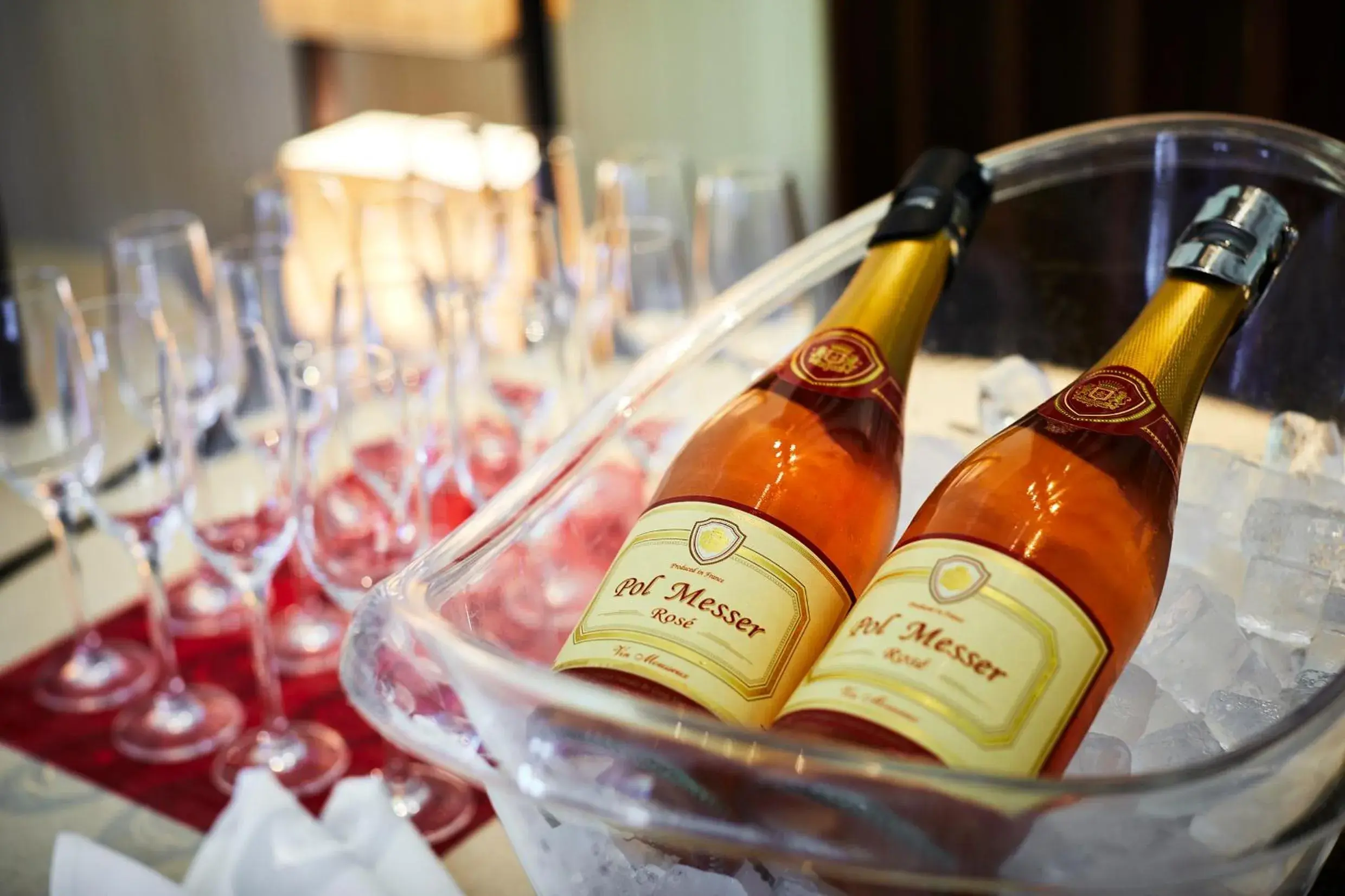 Lounge or bar in Royal Park Hotel Lounge or bar in Royal Park Hotel