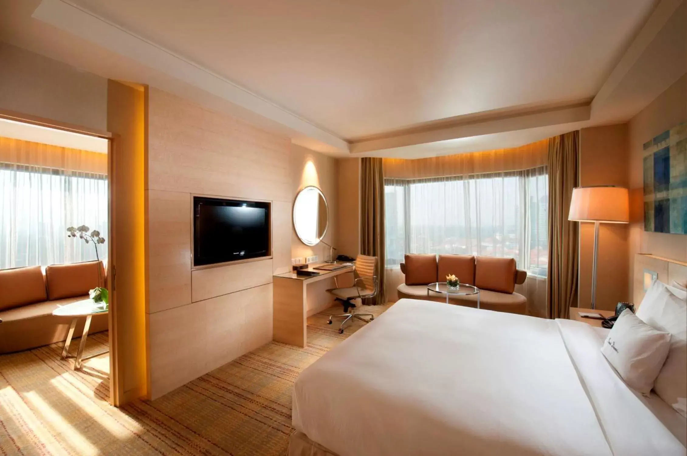 Bedroom, TV/Entertainment Center in DoubleTree By Hilton Kuala Lumpur