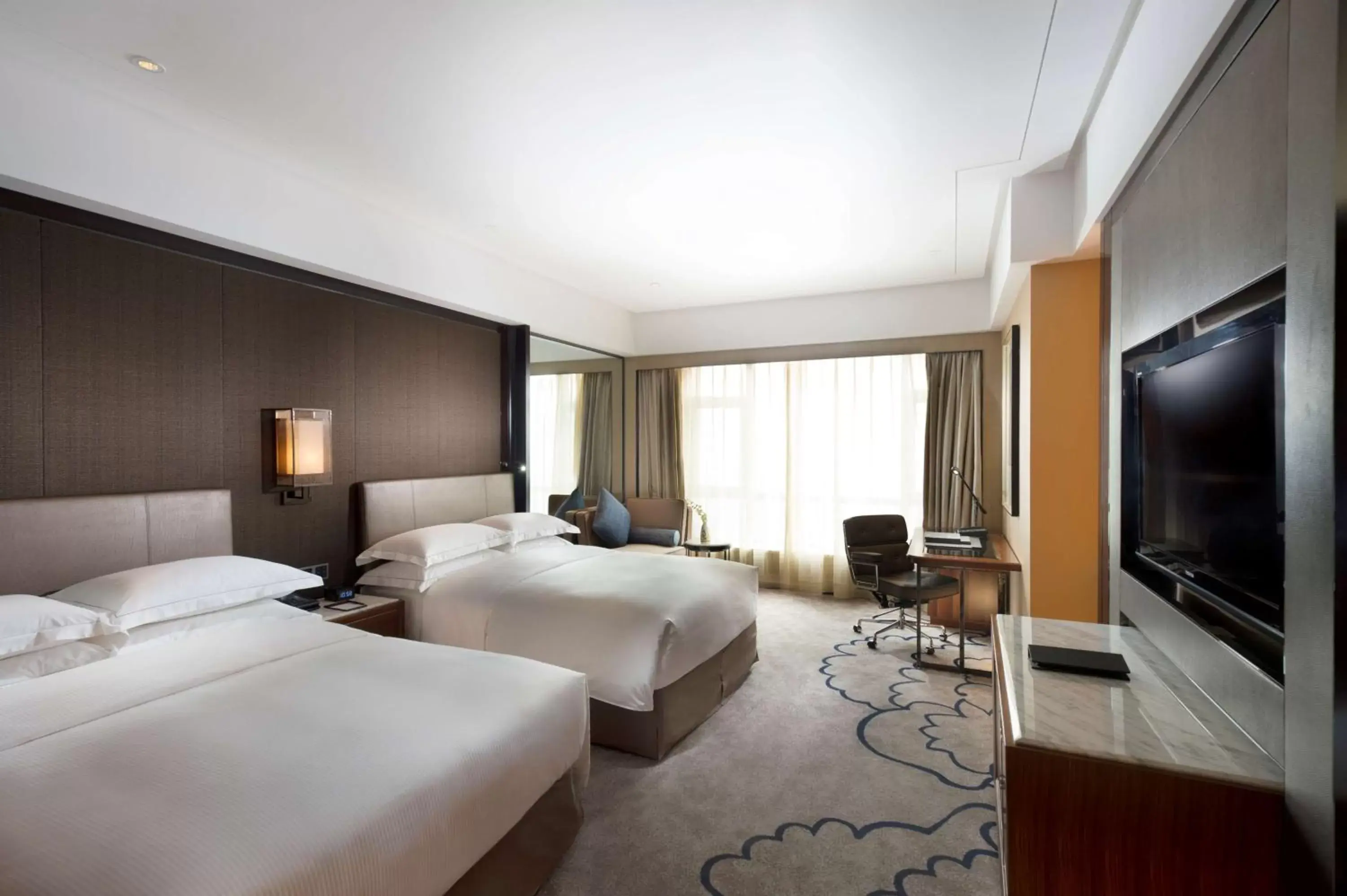 Bedroom, TV/Entertainment Center in Hilton Zhongshan Downtown