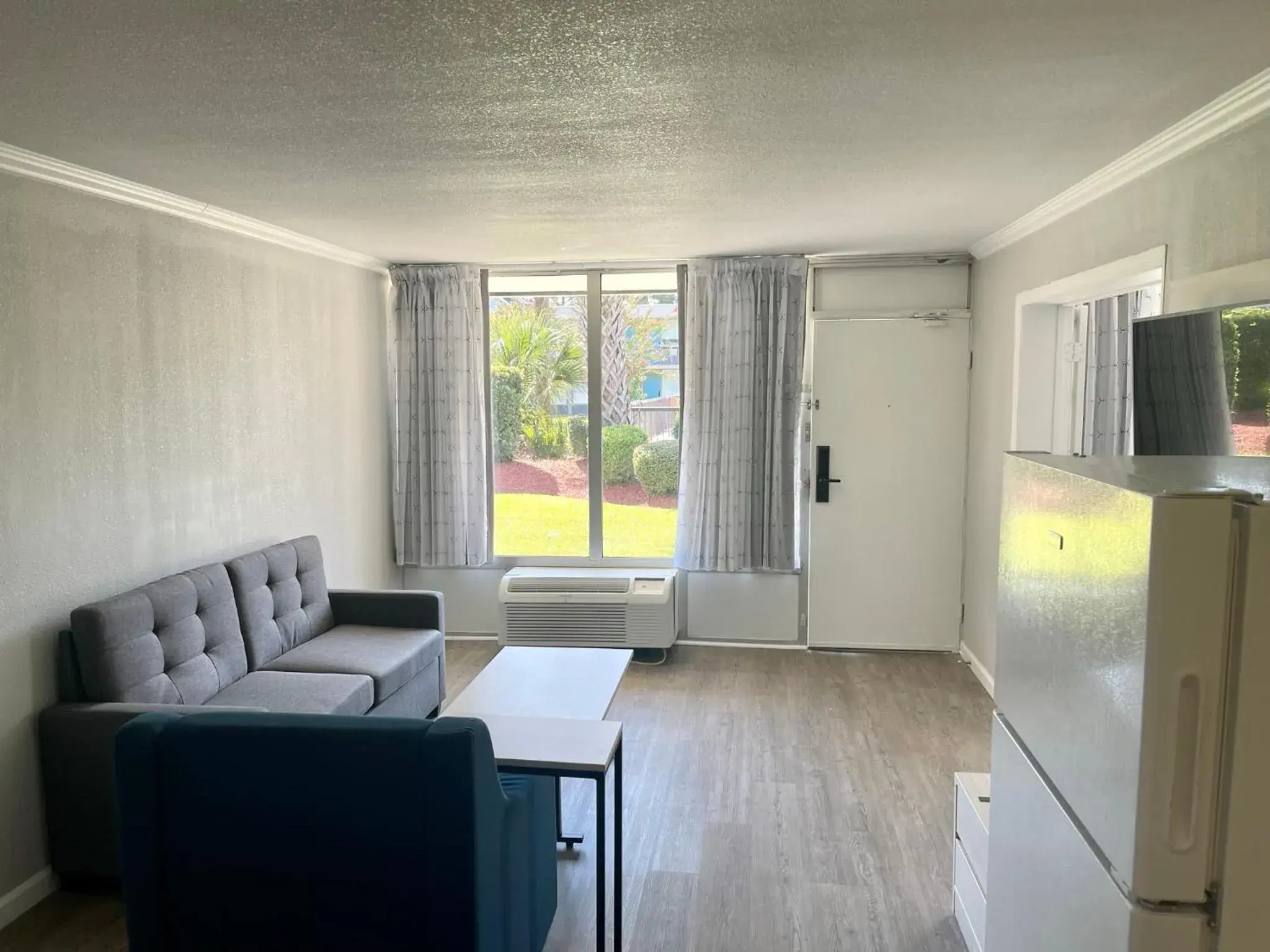 View (from property/room), Seating Area in MainStay Suites Florence