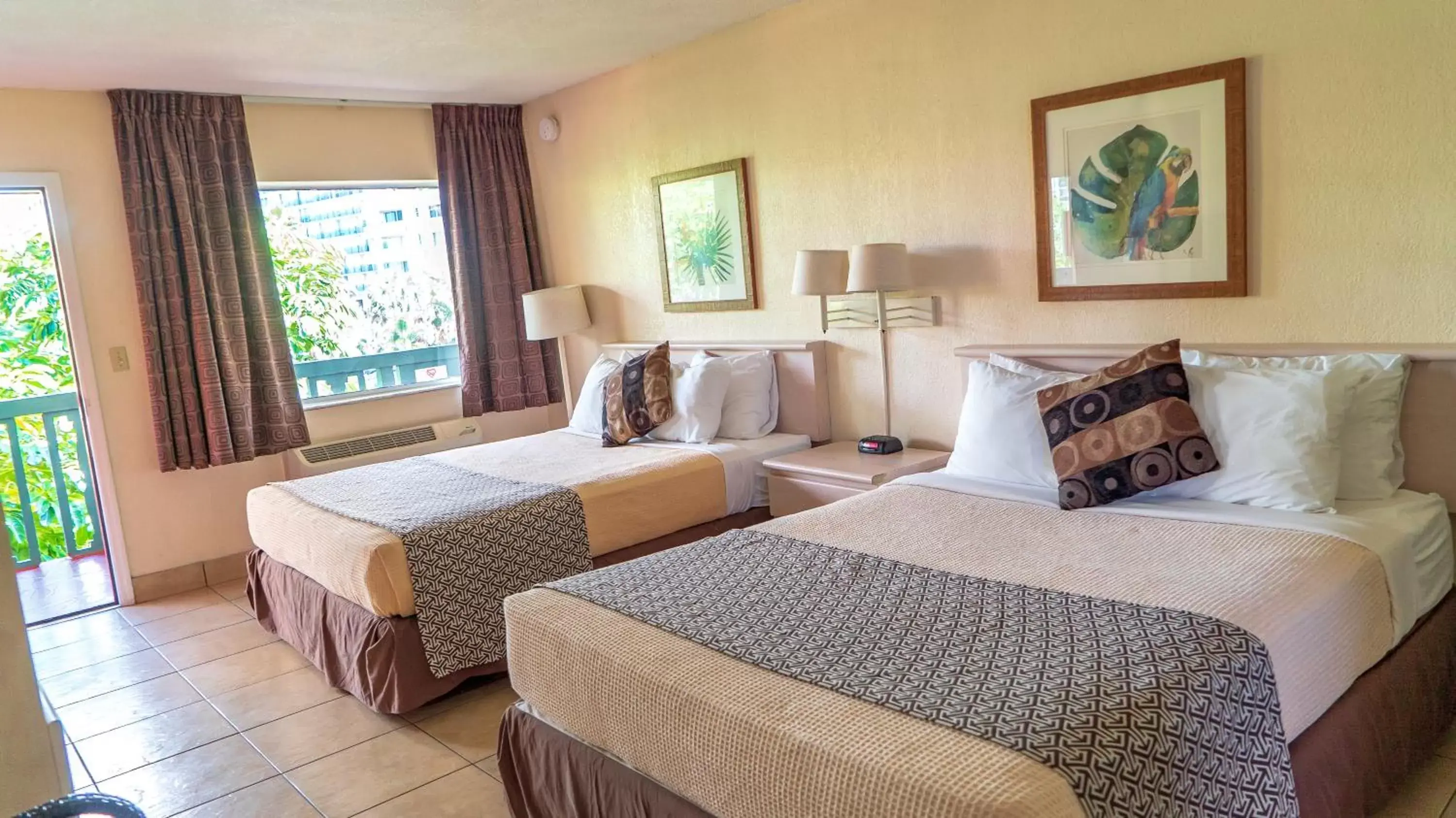 Bedroom, Bed in Ft. Lauderdale Beach Resort Hotel