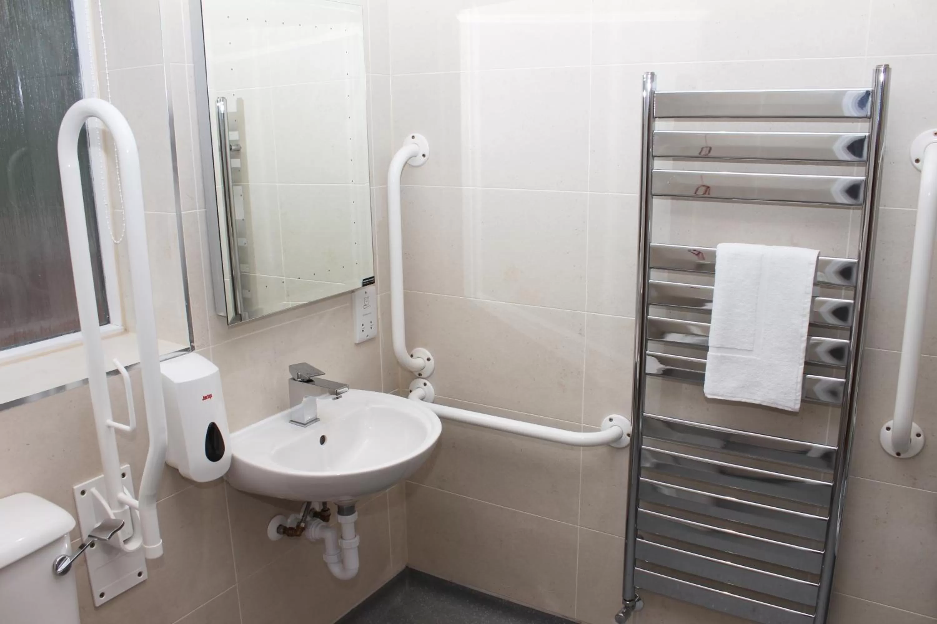 Bathroom in Flexistay Leicester Gable Aparthotel