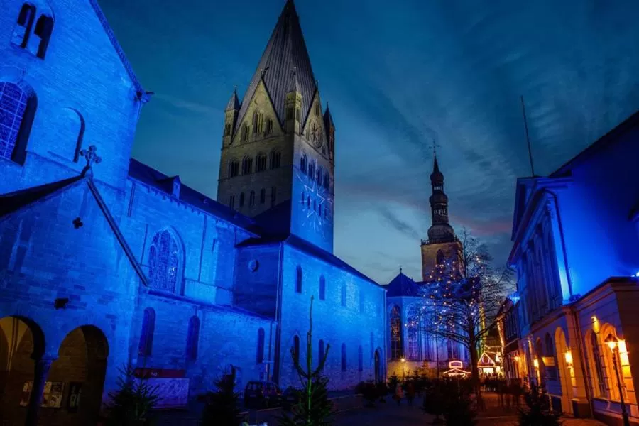 Night in Hotel am Wall