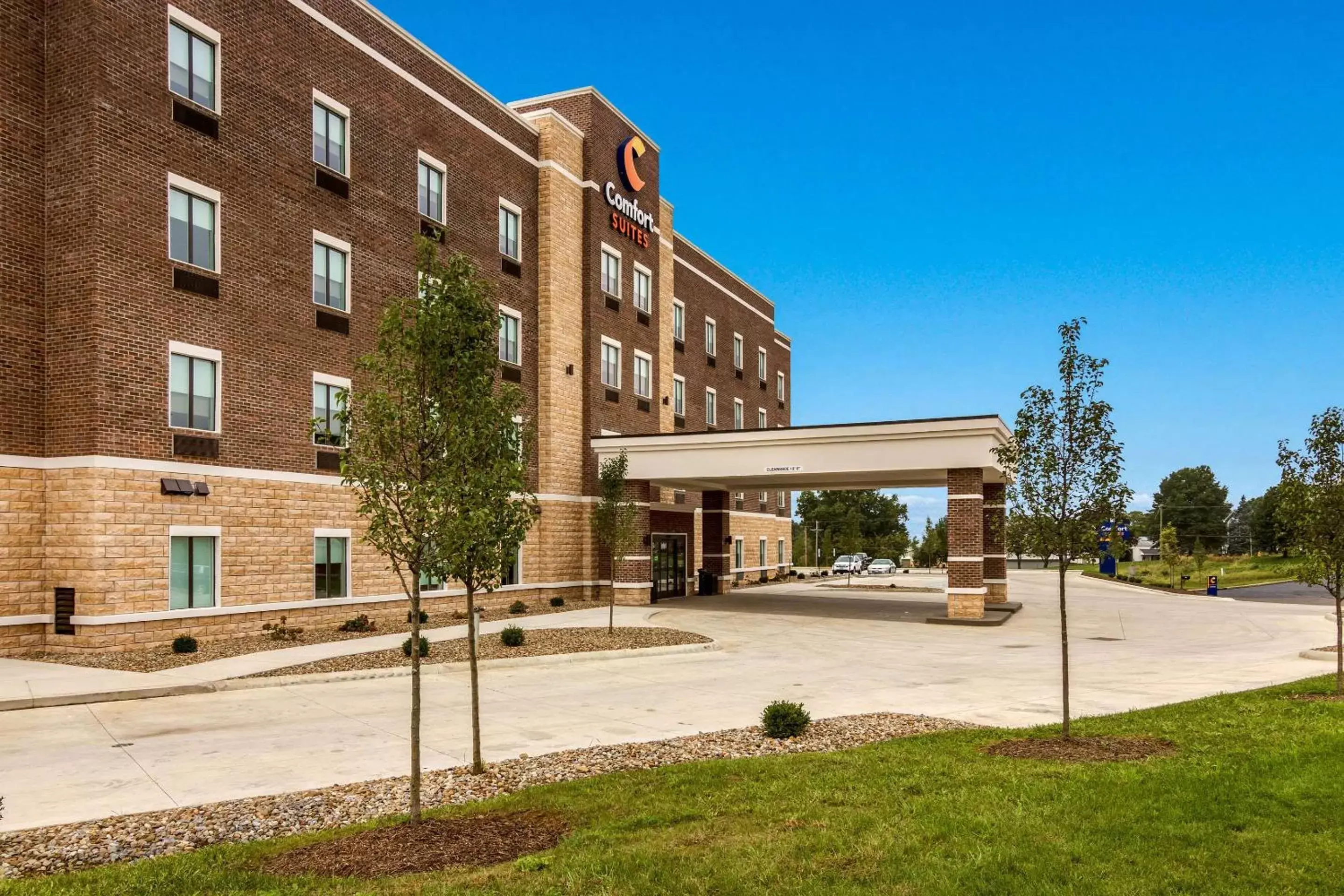 Property Building in Comfort Suites