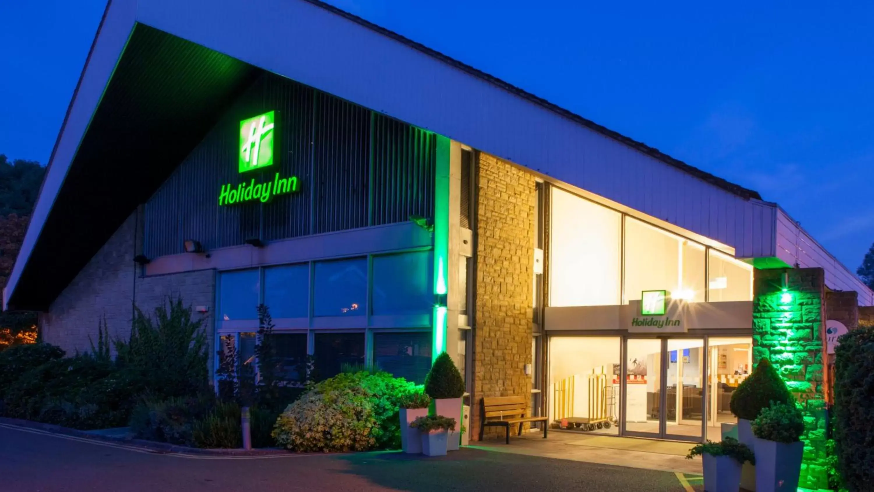 Property Building in Holiday Inn Swindon, an IHG Hotel