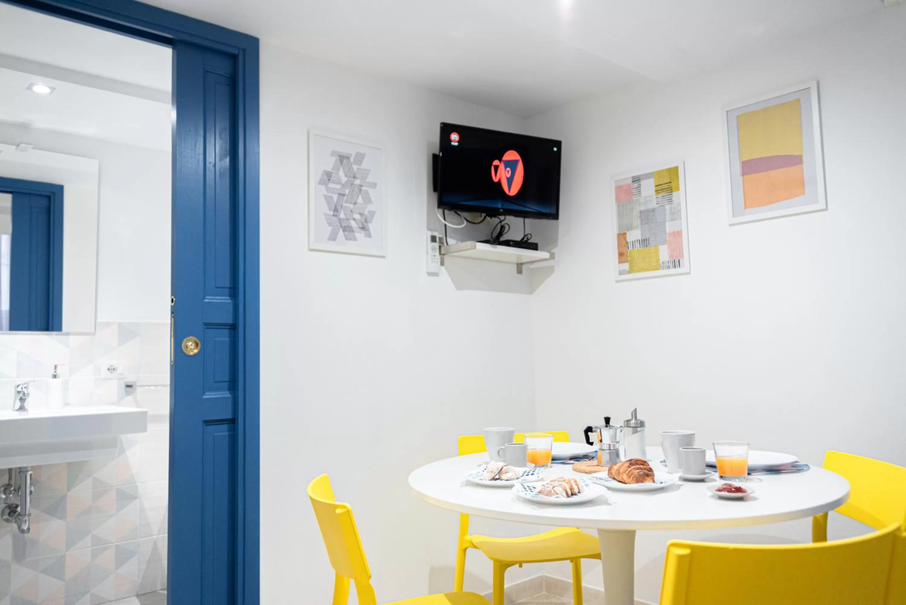 TV and multimedia in LE 4 PERLE Apartments