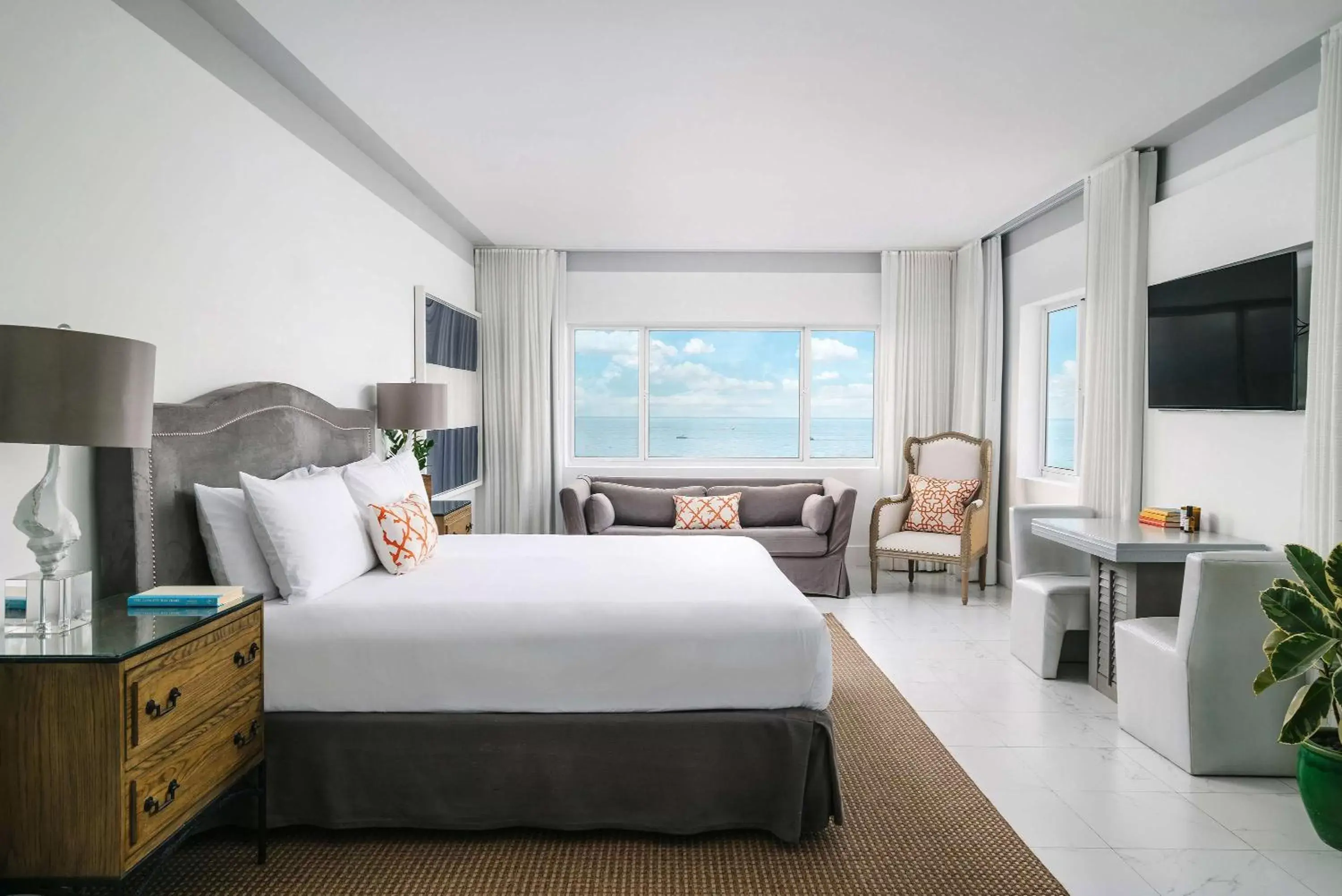 Bedroom in Nautilus Sonesta Miami Beach