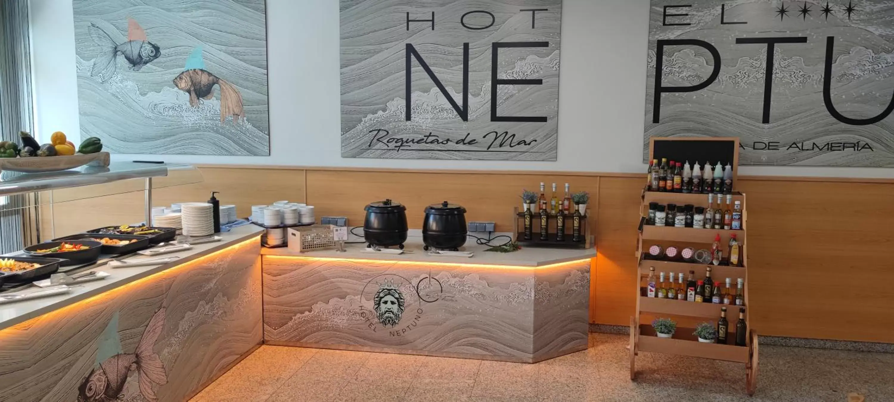 Restaurant/places to eat in Hotel Neptuno by ON GROUP