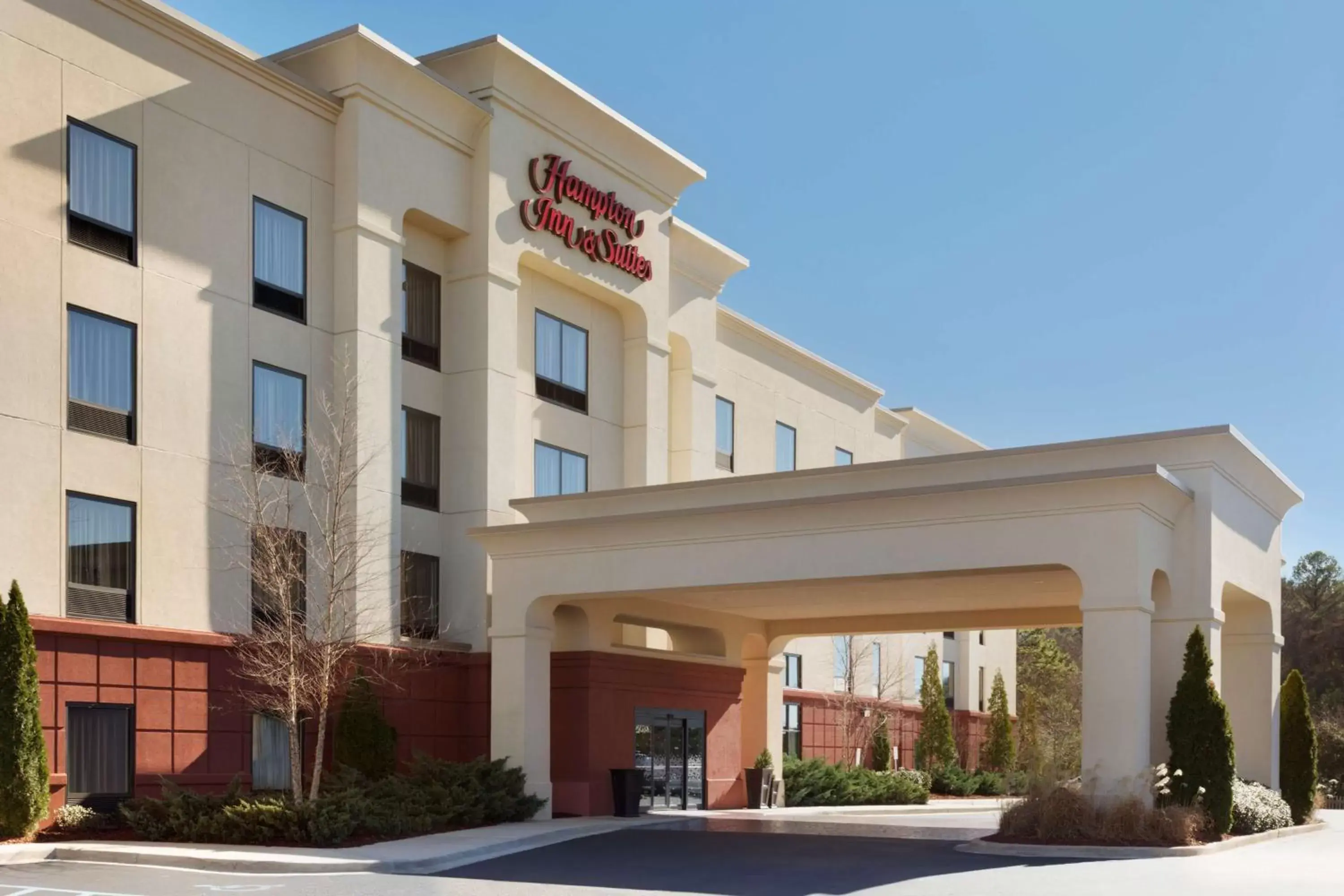 Property building in Hampton Inn & Suites Birmingham Airport Area Property building in Hampton Inn & Suites Birmingham Airport Area