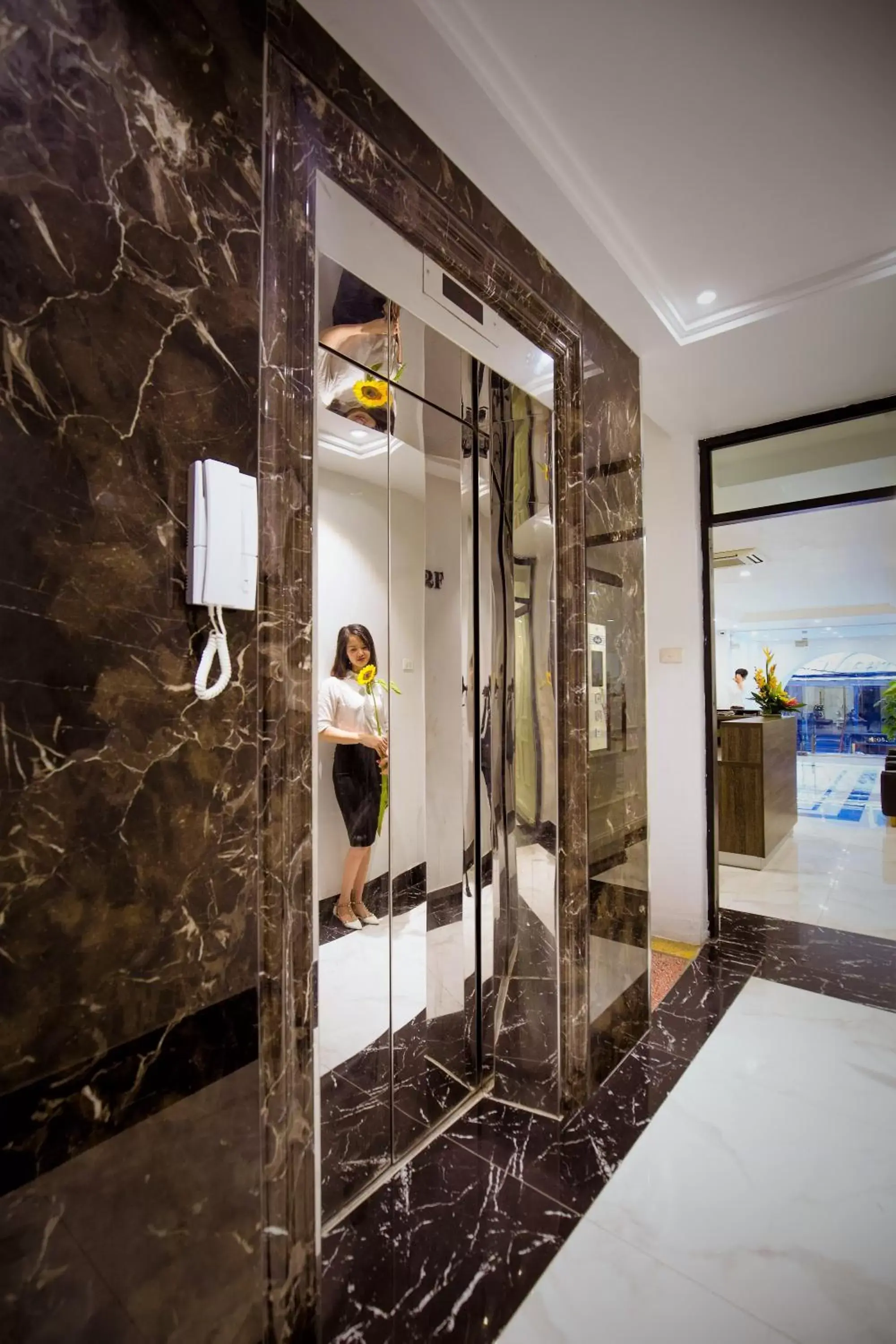 Lobby or reception, Bathroom in My Linh Hotel