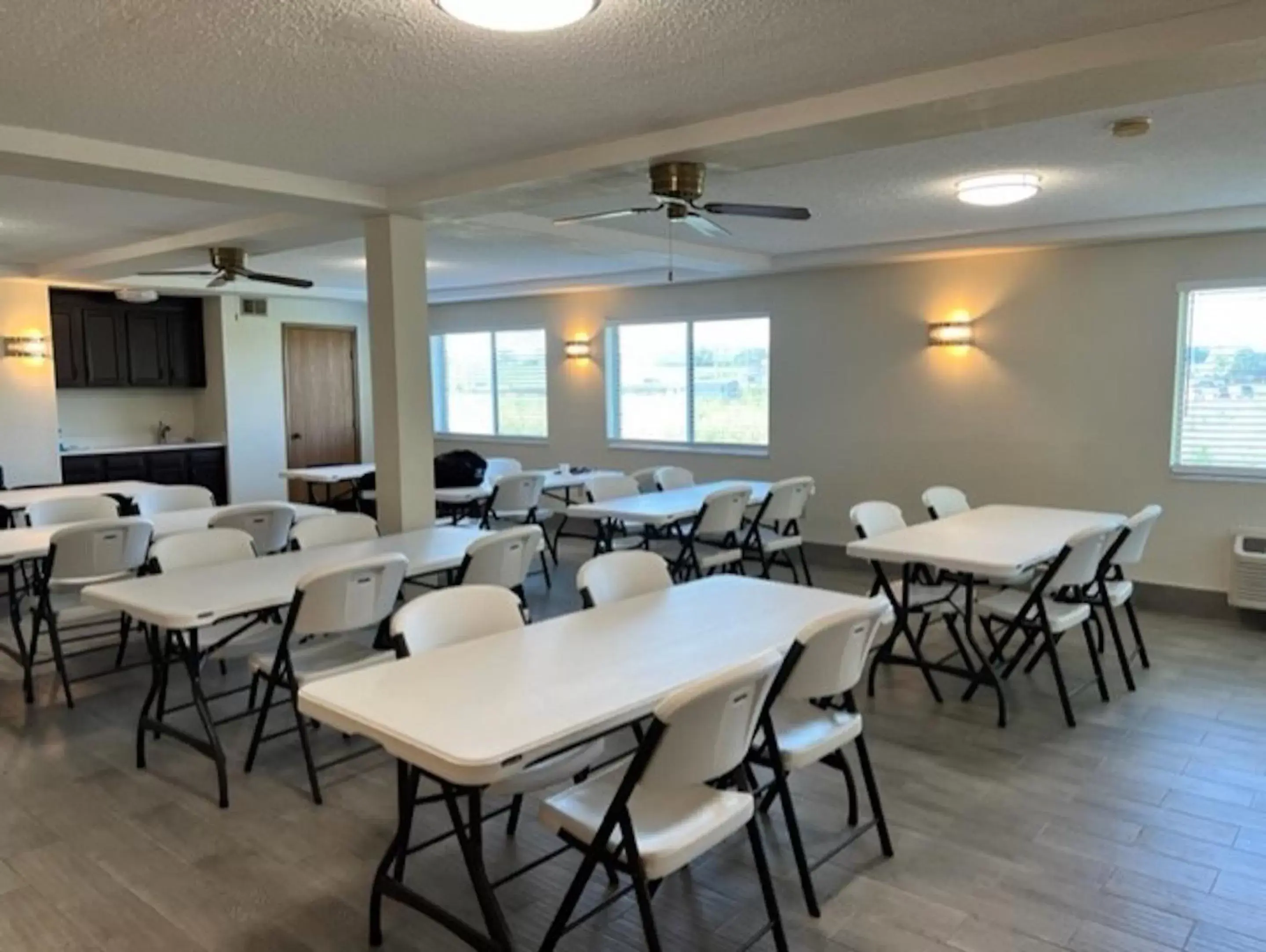Meeting/conference room, Restaurant/Places to Eat in Red Roof Inn Lawrenceburg