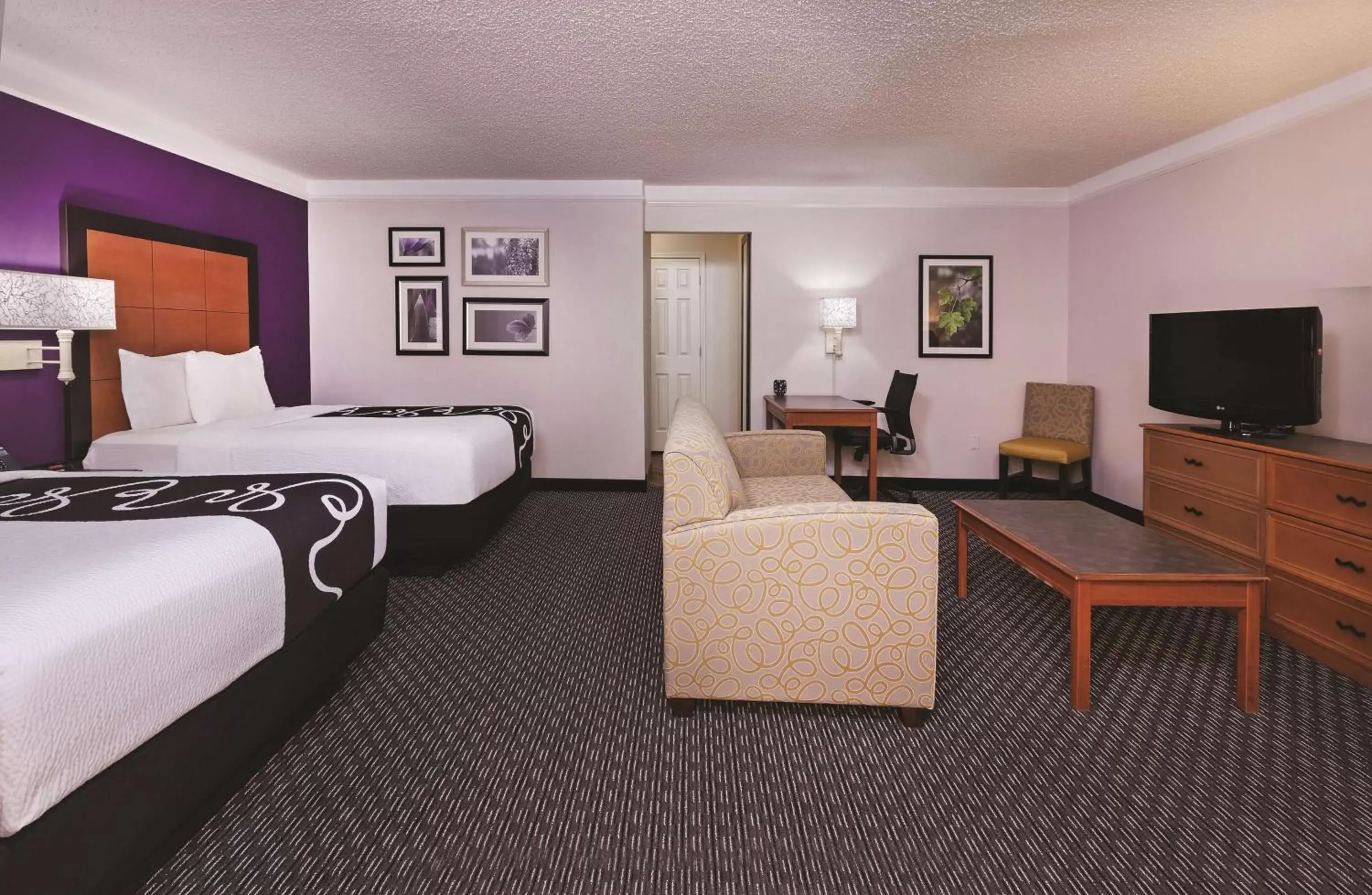 Photo of the whole room in La Quinta Inn & Suites by Wyndham And Conference Center San Angelo