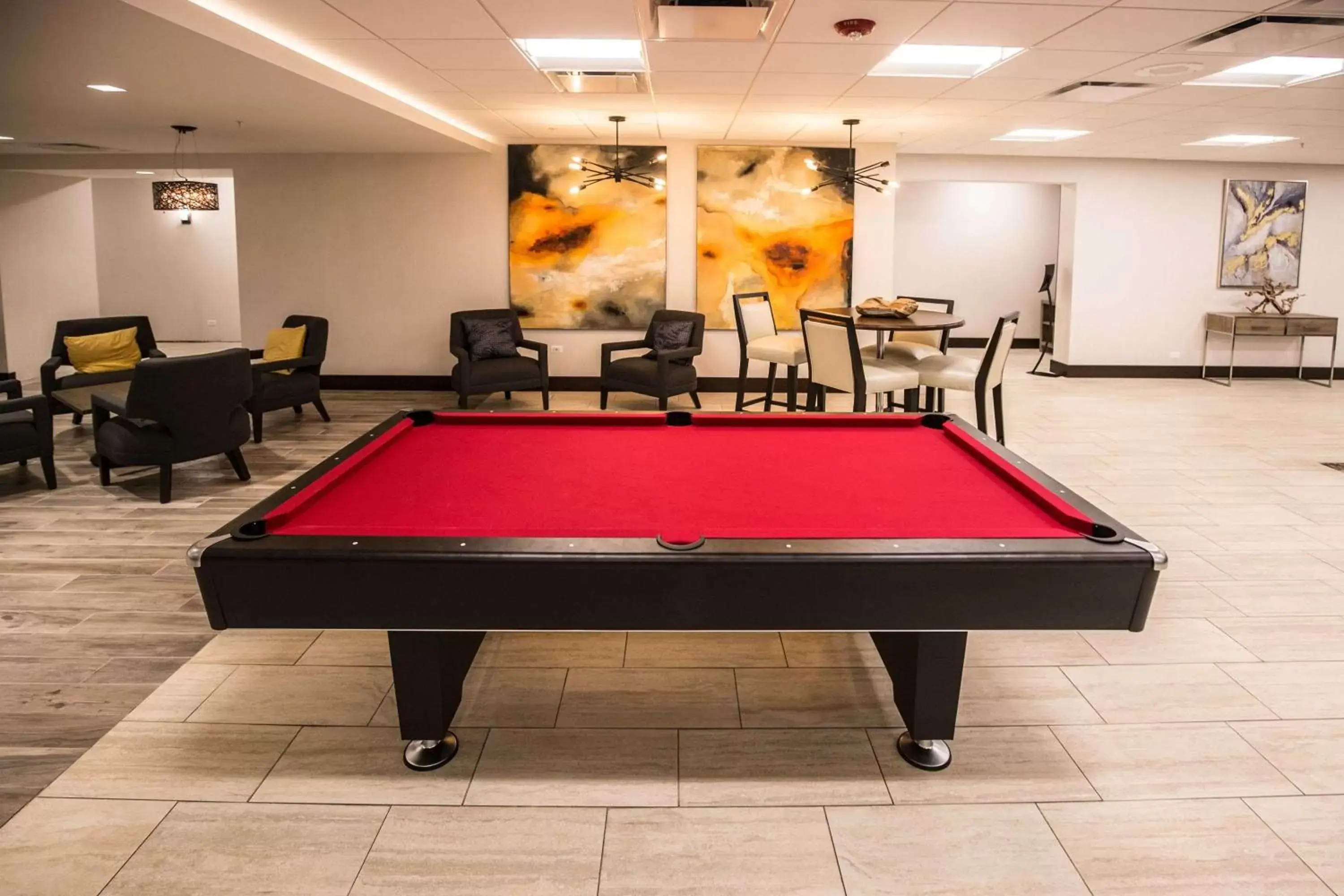Lounge or bar, Billiards in Wyndham Chicago O'Hare