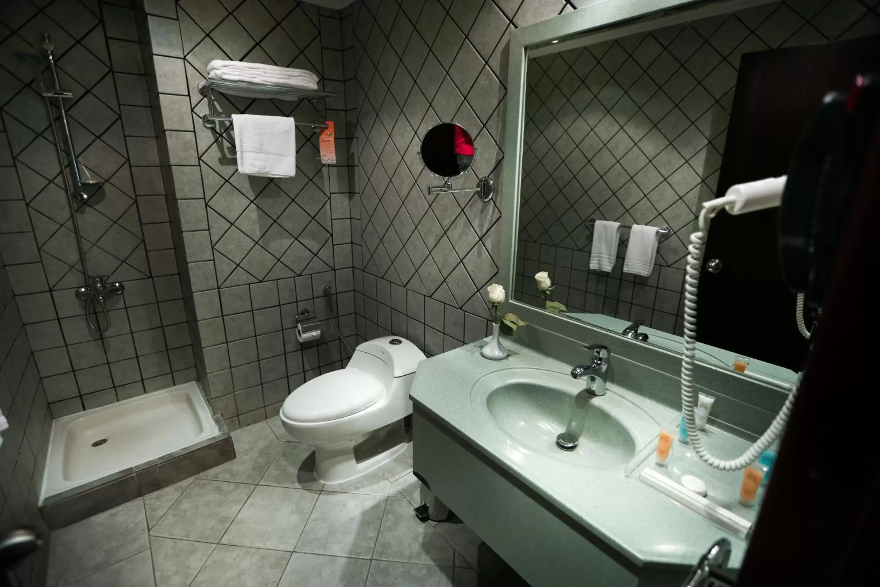 Bathroom in Howard Johnson Dammam Hotel