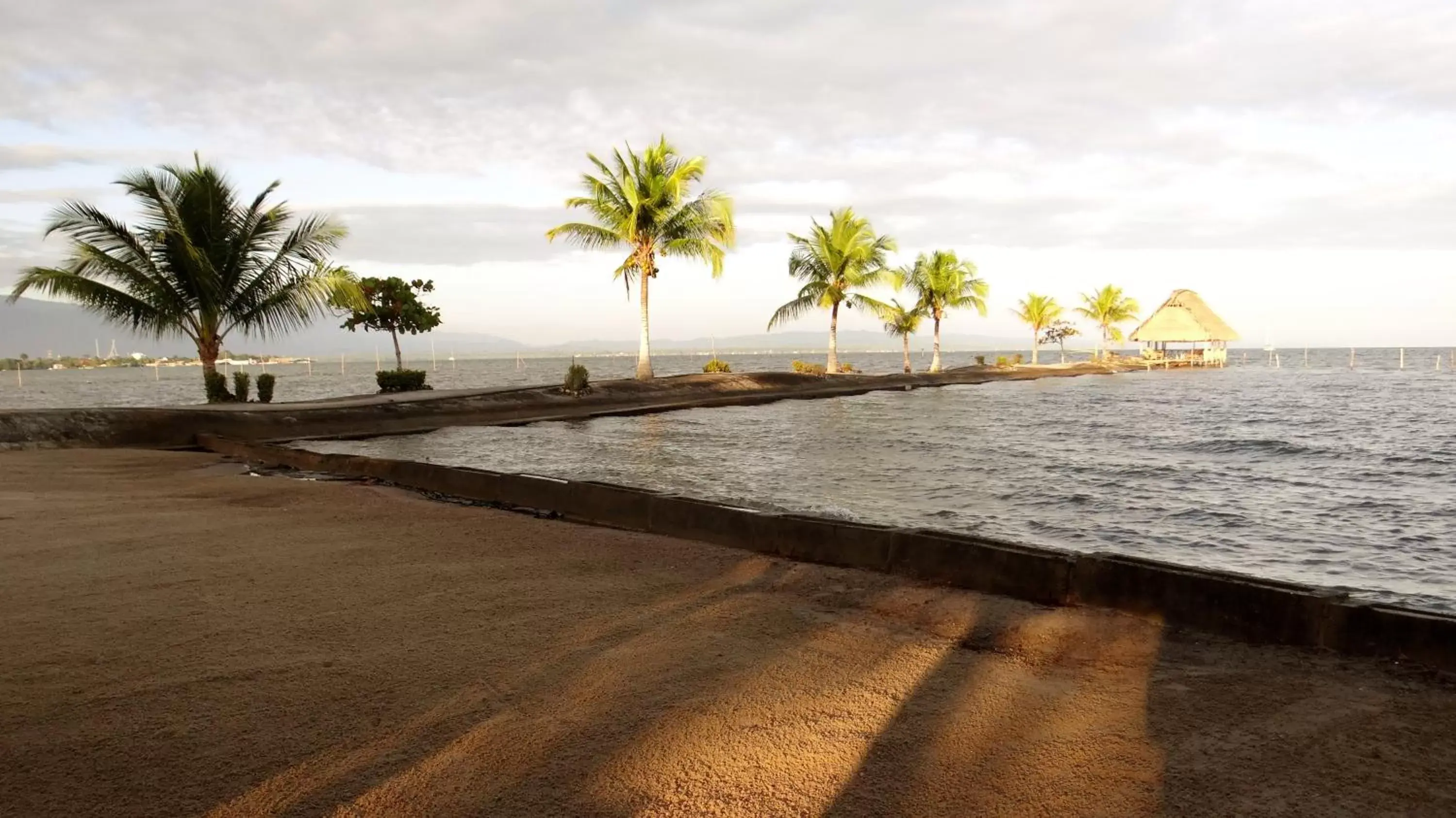 Beach in Amatique Bay Hotel