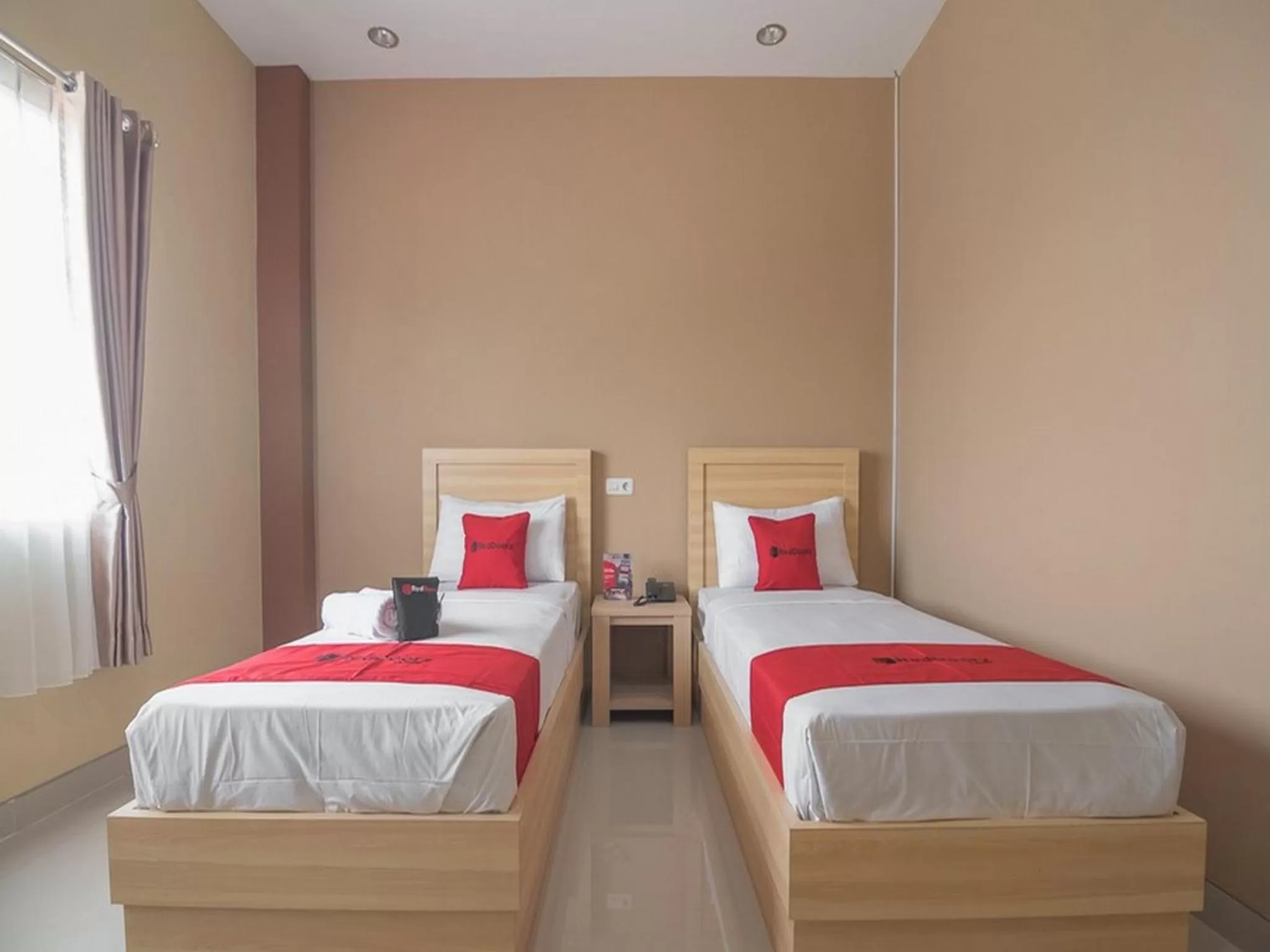 Bedroom, Bed in RedDoorz near Islamic Center Samarinda