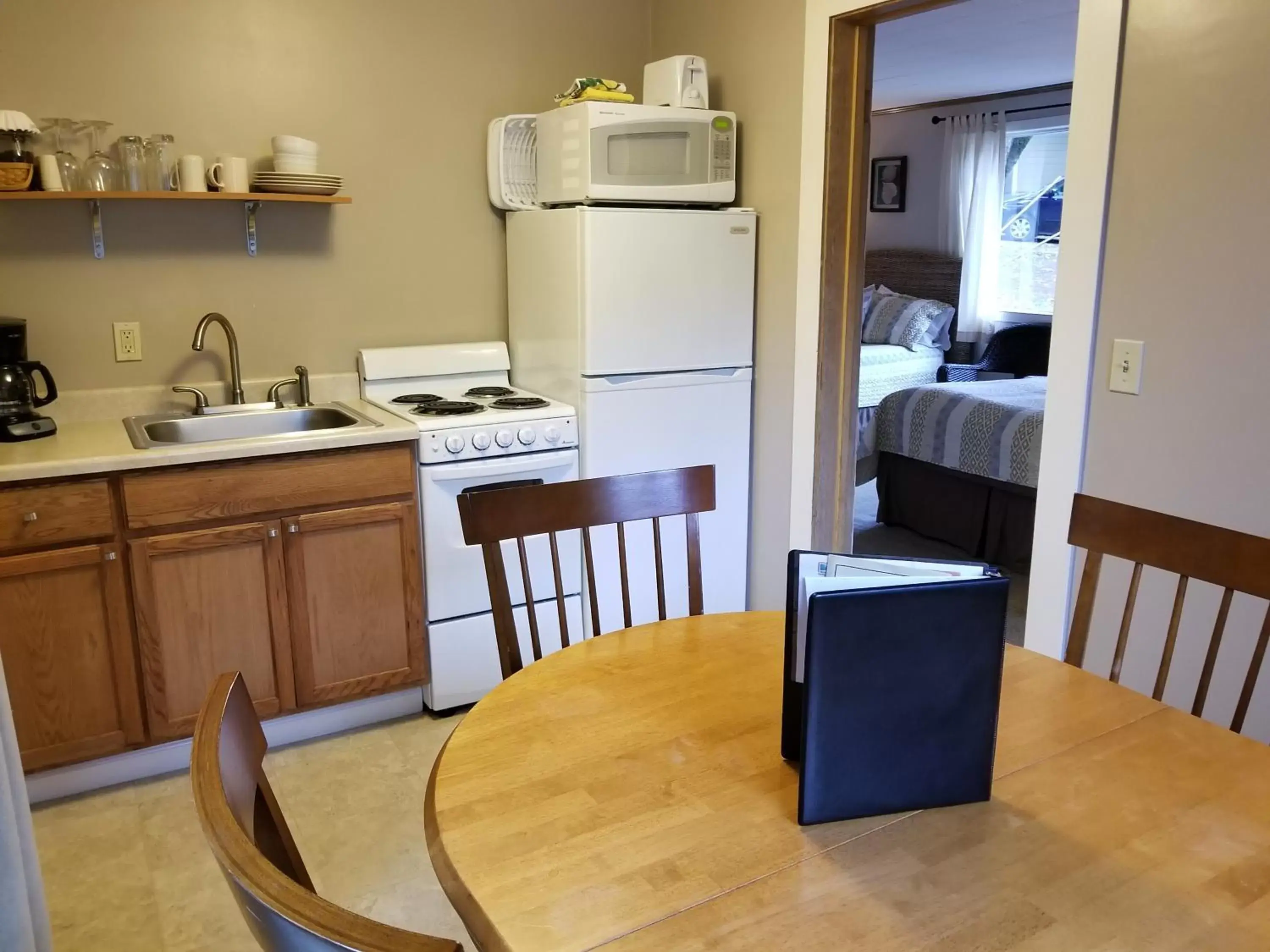 Kitchen/Kitchenette in China Creek Cottages