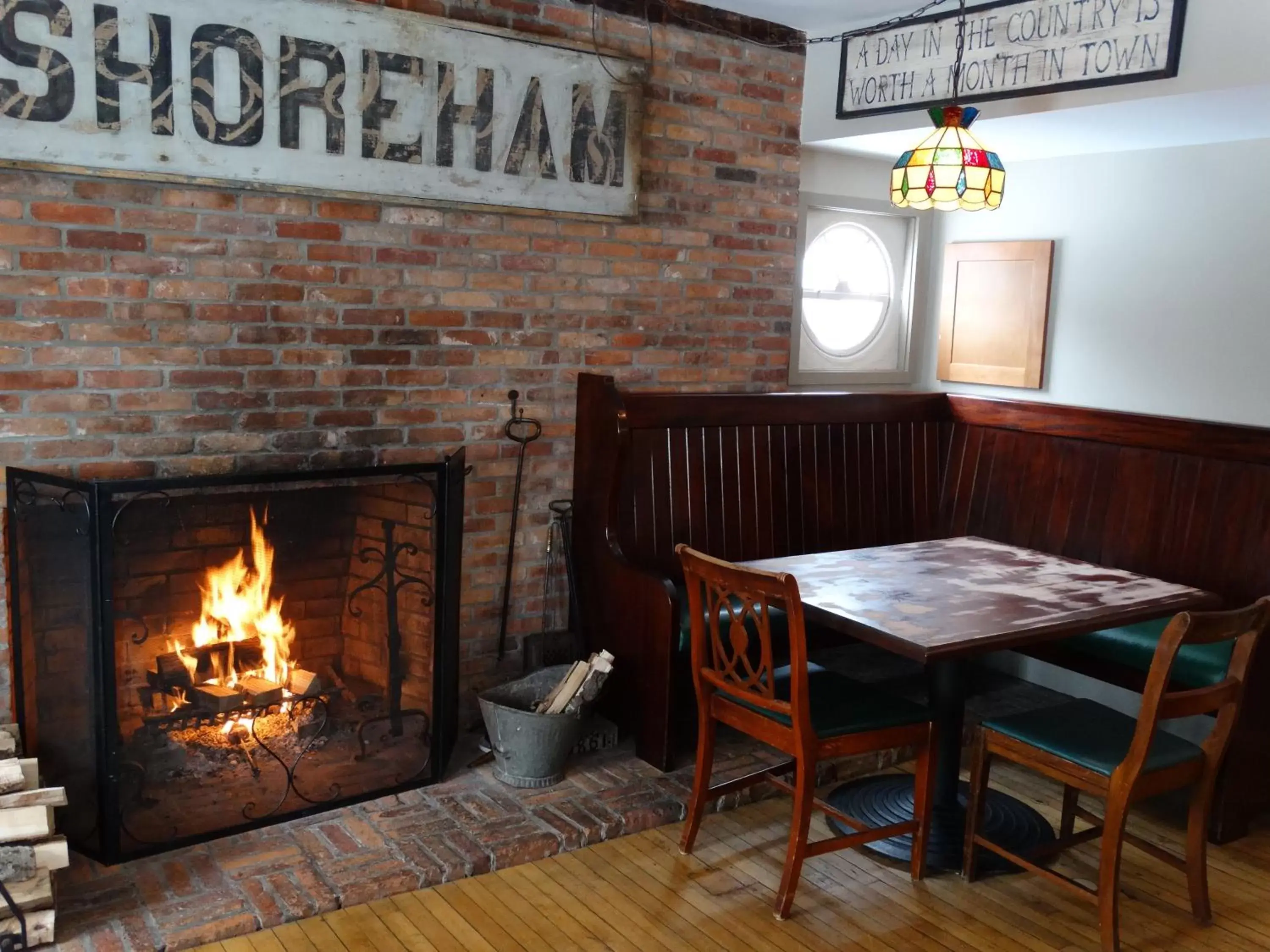 Restaurant/places to eat in Shoreham Inn Bed & Breakfast