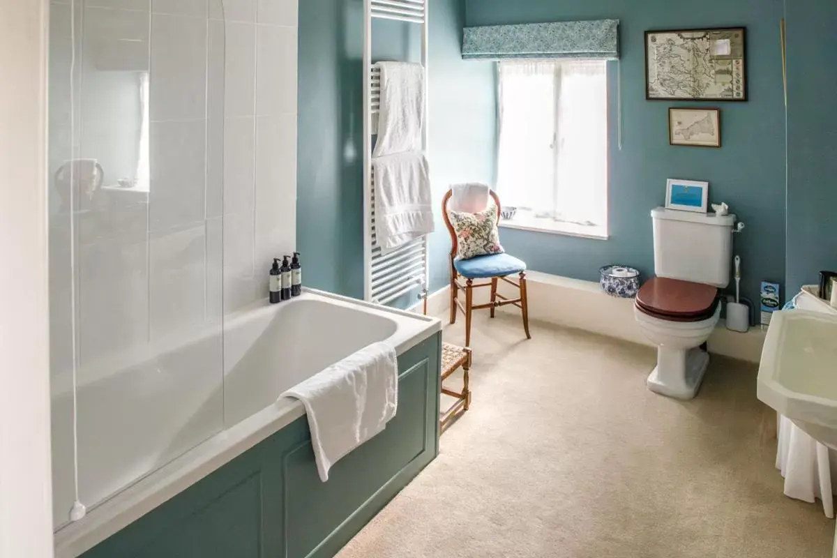 Toilet, Bathroom in Trewardale