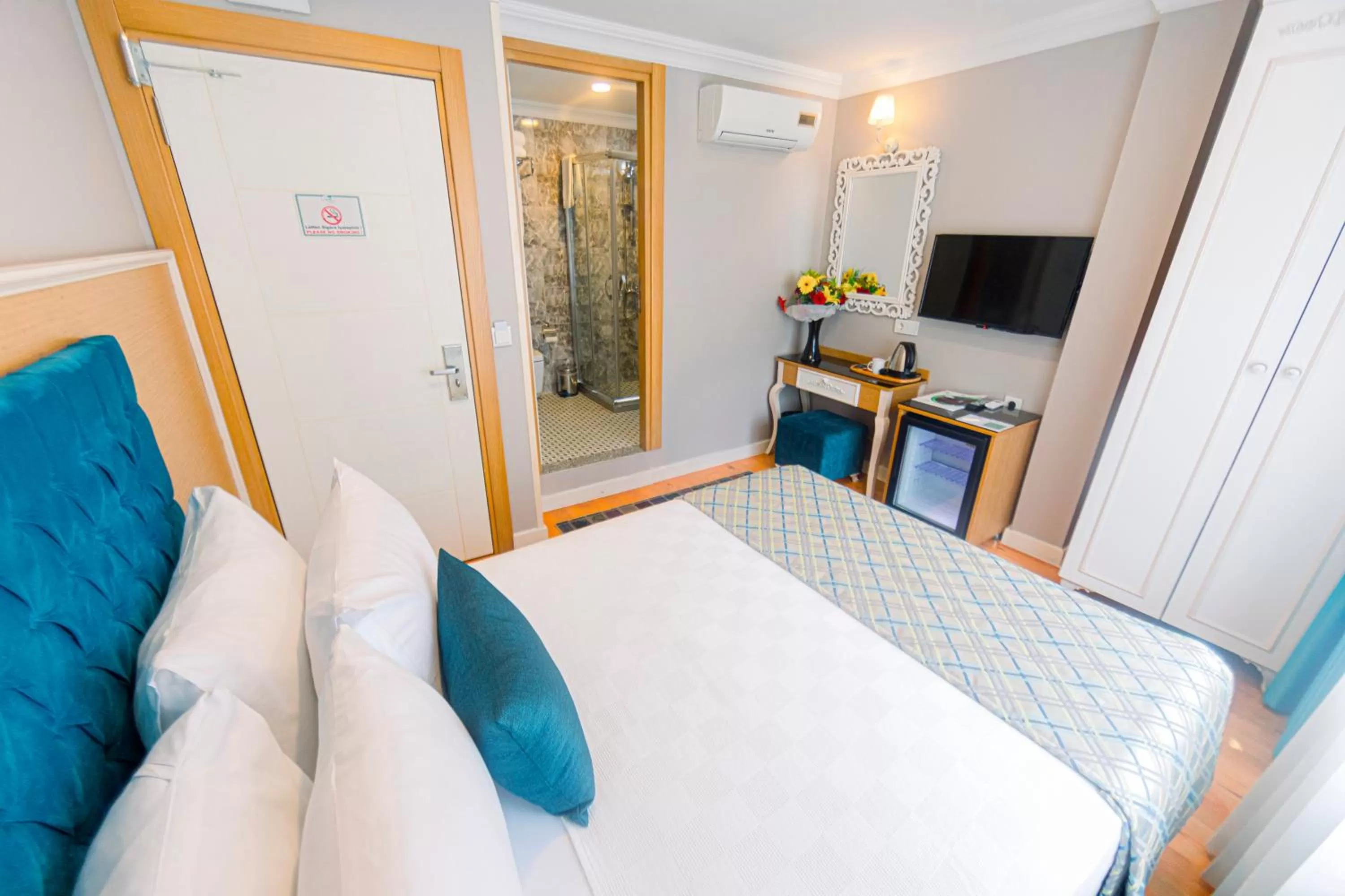 Massage, Bed in Acacia Mansion Hotel