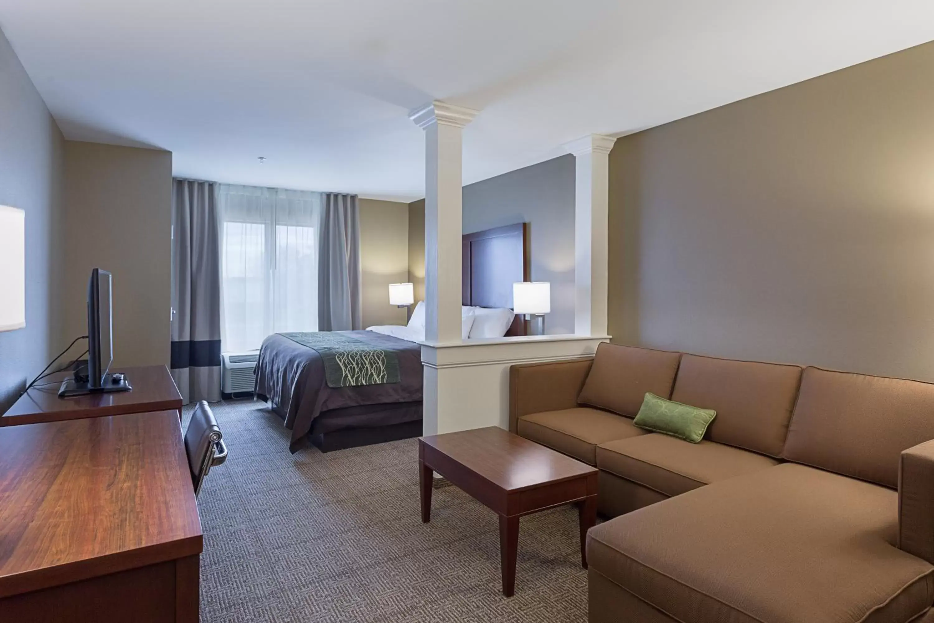 Living room, Bed in Comfort Inn & Suites Zachary Living room, Bed in Comfort Inn & Suites Zachary