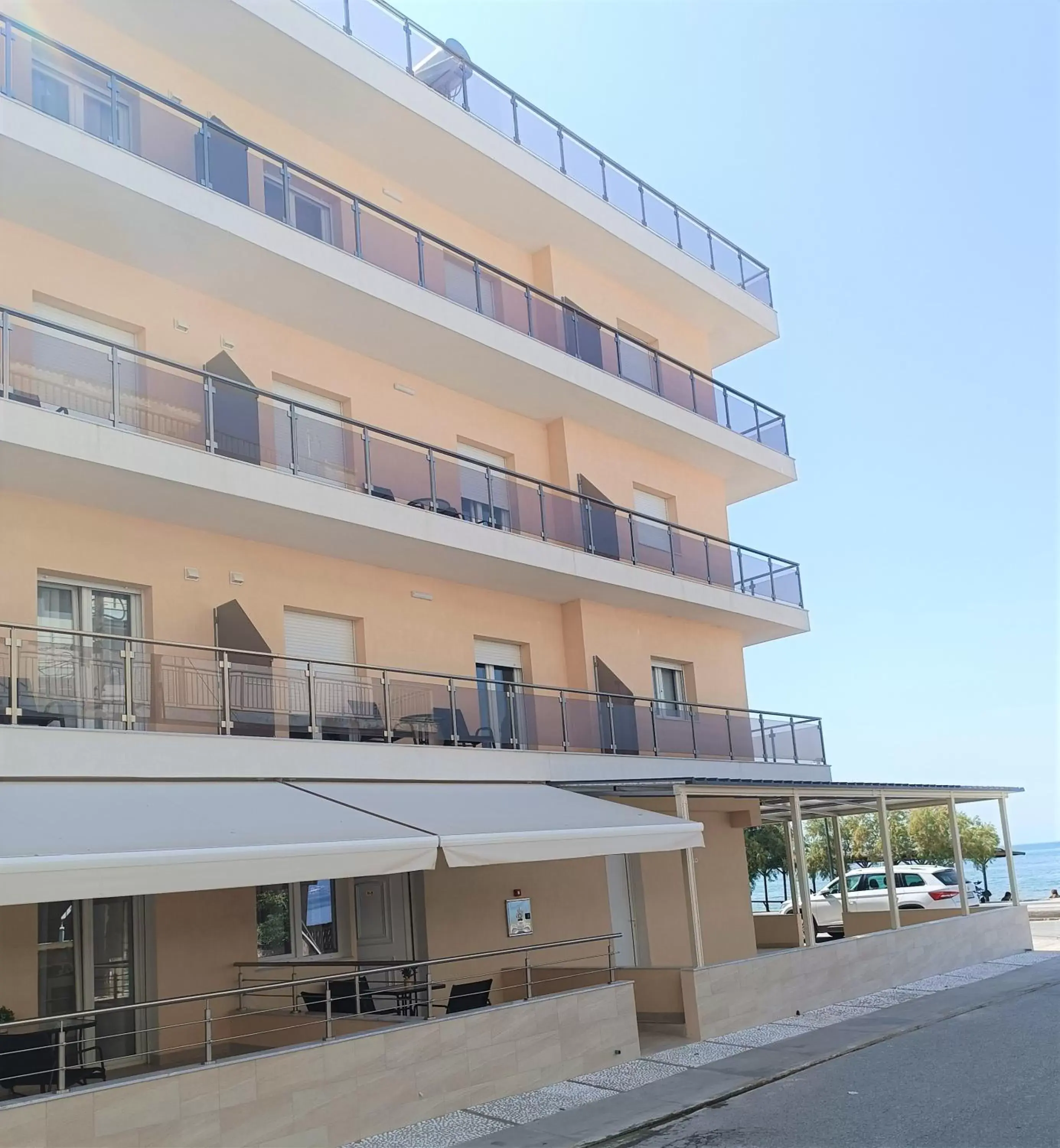 Property Building in Navarino Luxe Suites with Sea View