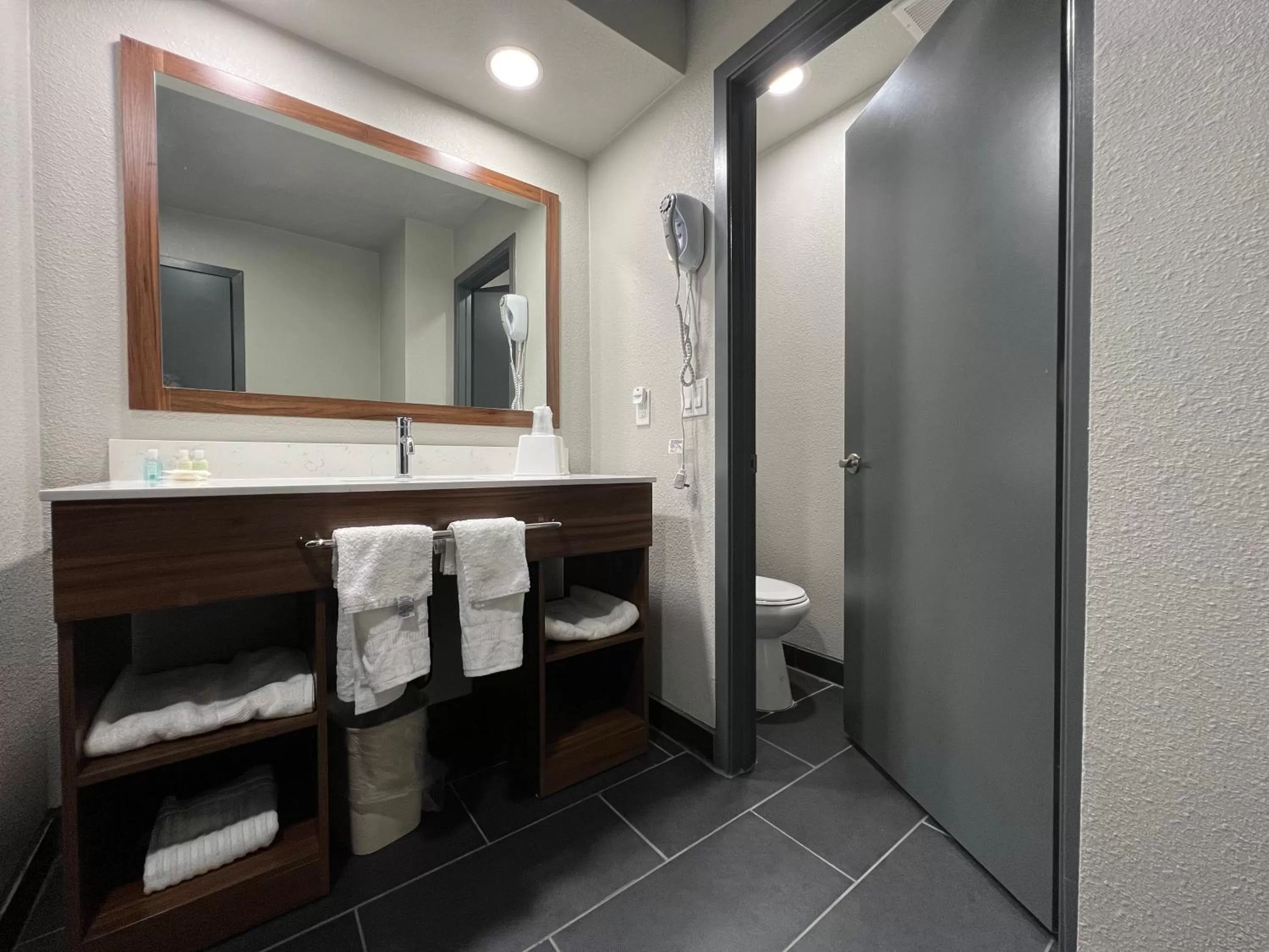 Bathroom in Quality Inn Portland Airport PDX