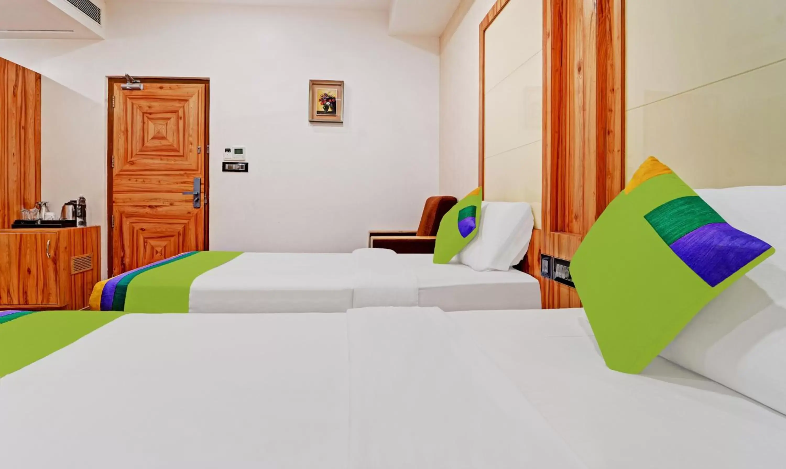 Bedroom, Bed in Treebo Vinayak Inn, 600 Mts From Coimbatore Railway Station Bedroom, Bed in Treebo Vinayak Inn, 600 Mts From Coimbatore Railway Station