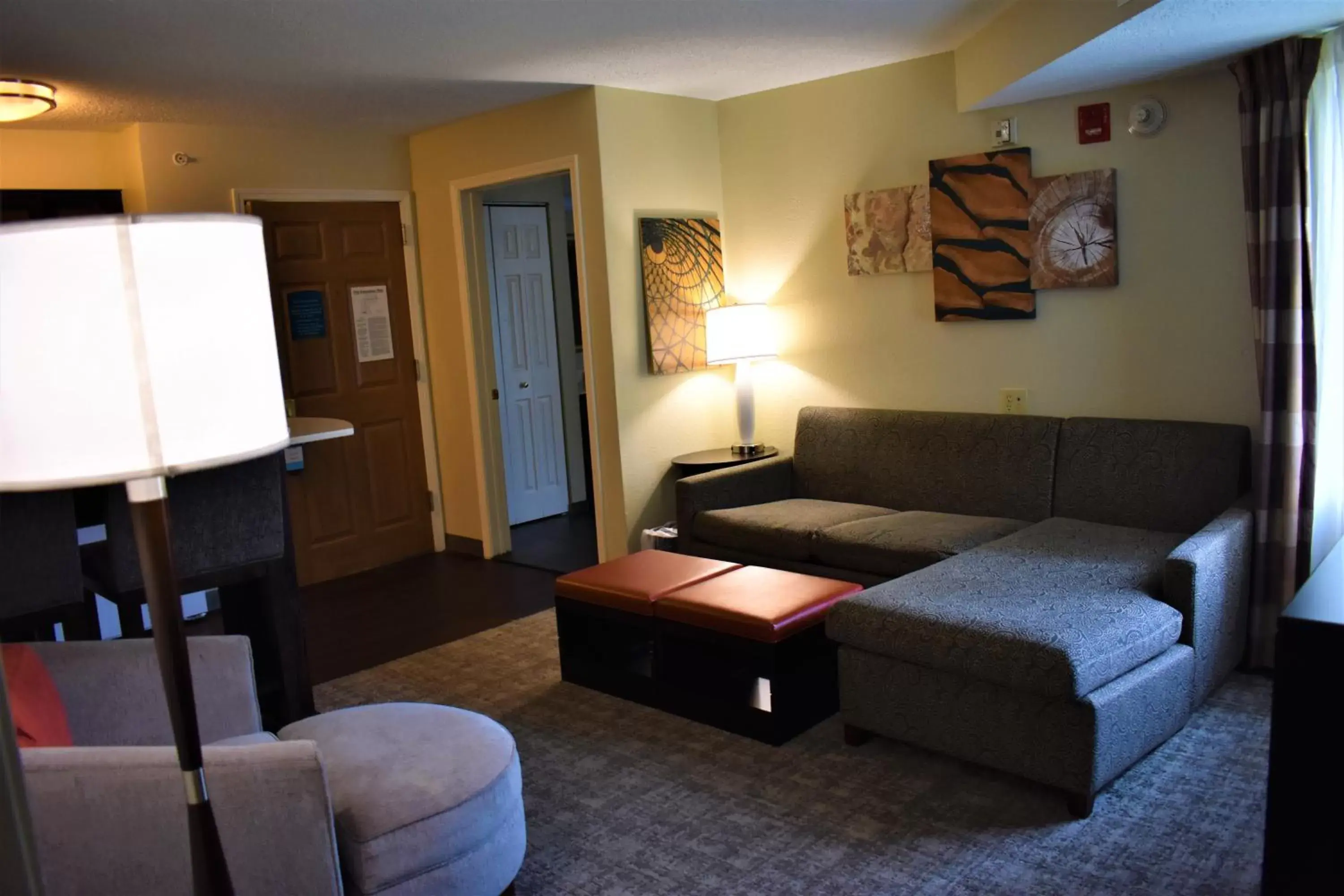 Living room in Staybridge Suites Cranbury - South Brunswick, an IHG Hotel