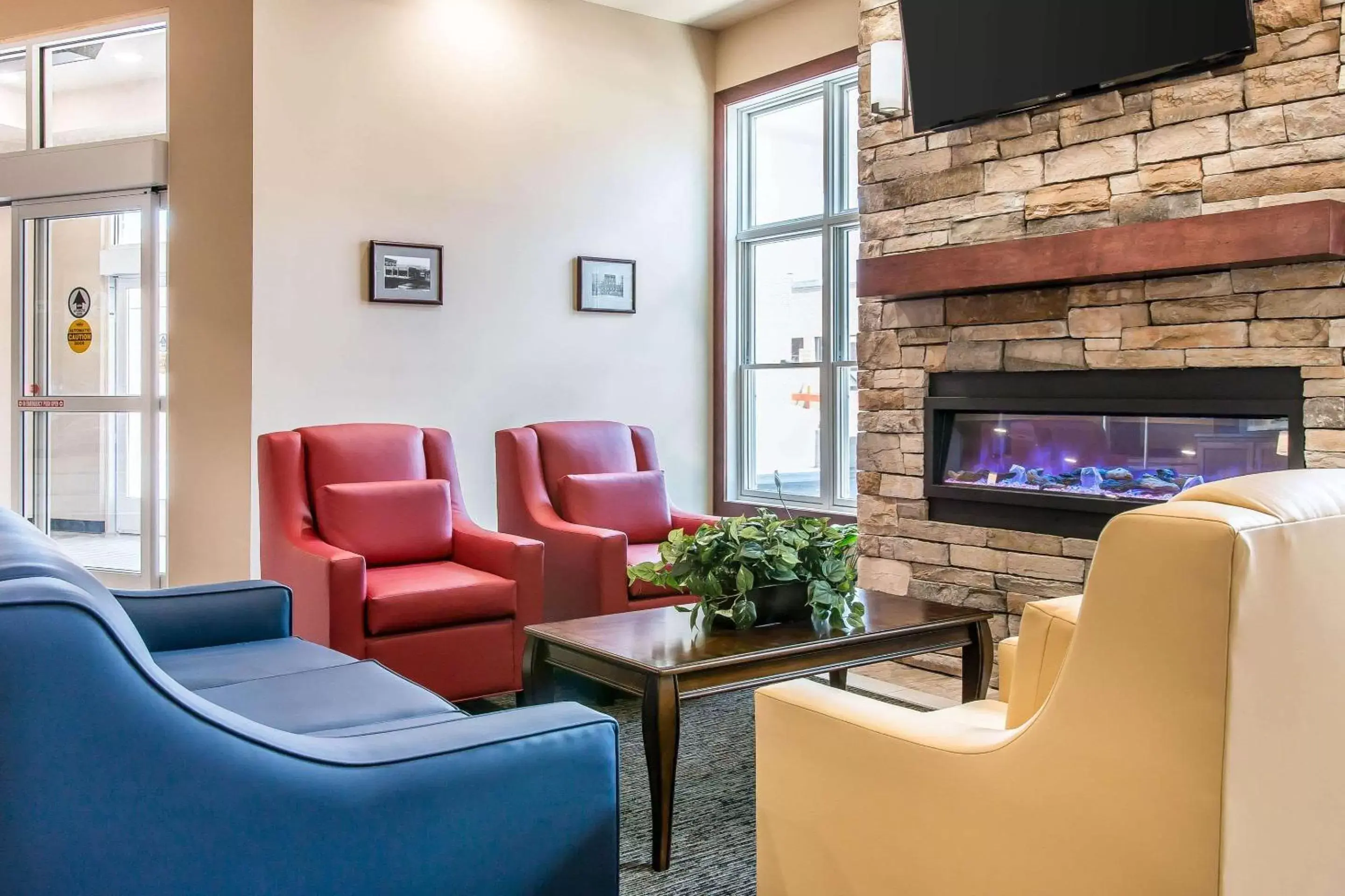 Lobby or reception, Seating Area in Quality Inn & Suites Houghton