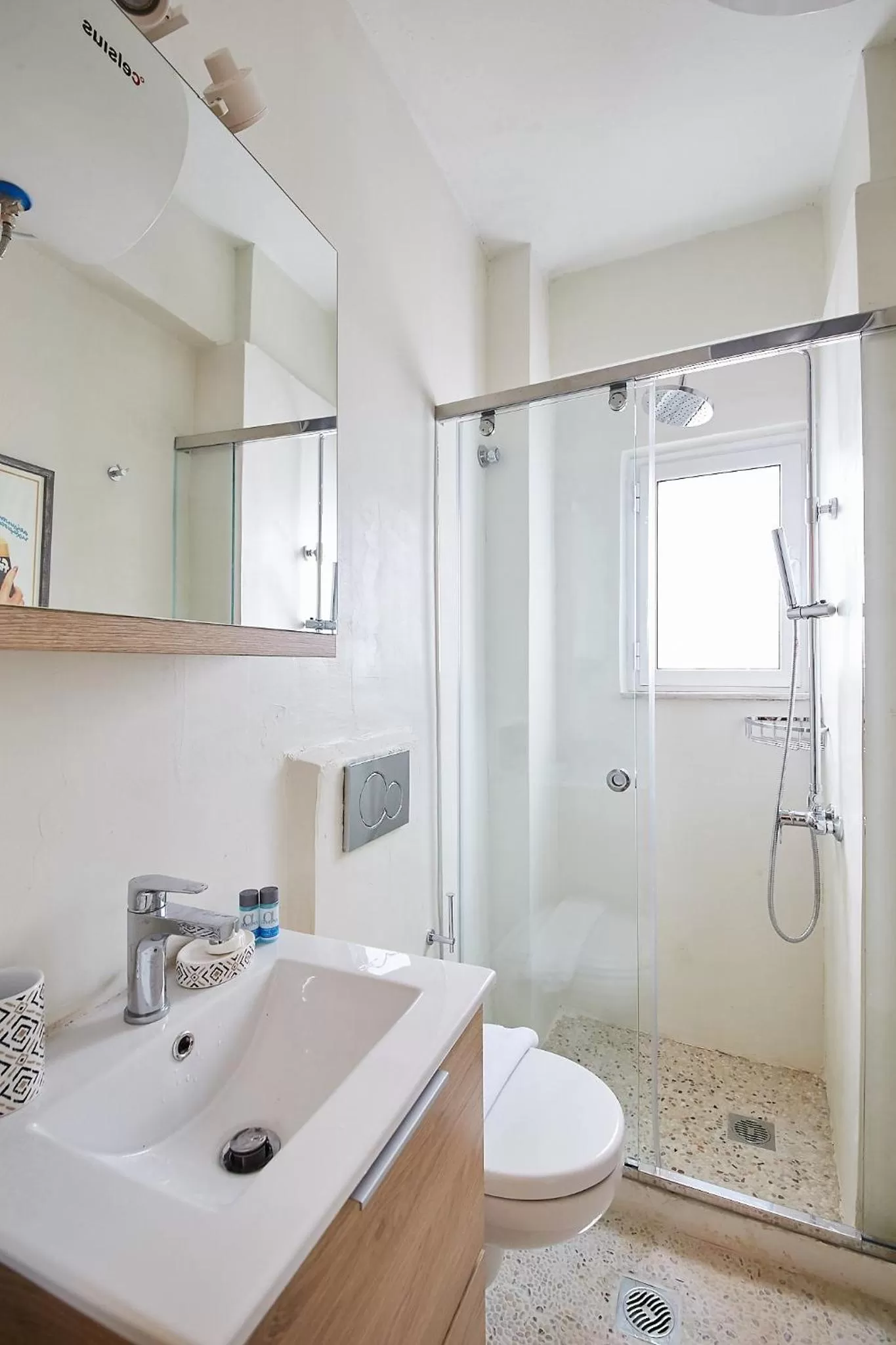 Bathroom in toStay-Unique apartment hotel in Athens center!