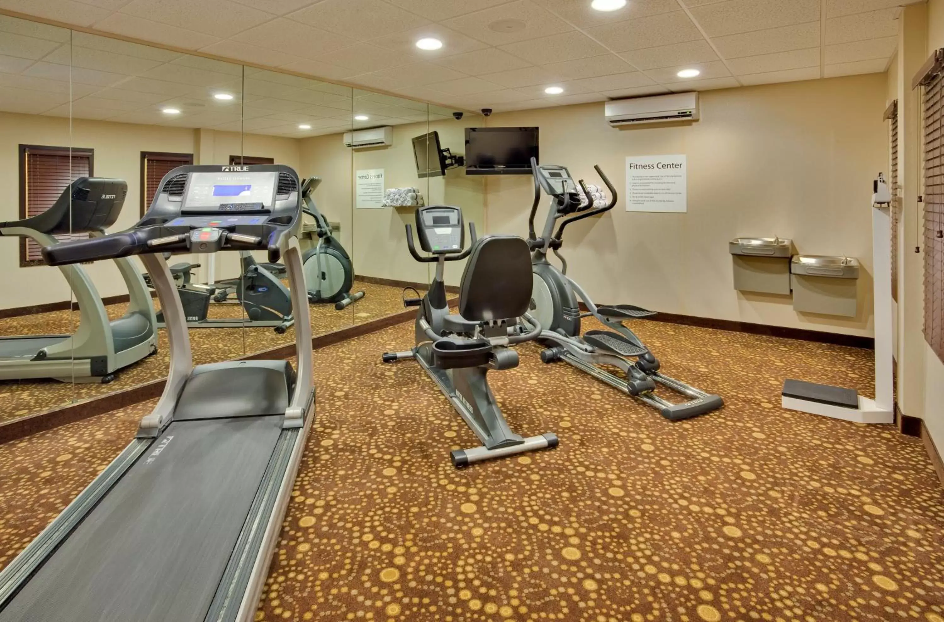Fitness centre/facilities, Fitness Center/Facilities in Holiday Inn Express Hotel & Suites Lebanon, an IHG Hotel