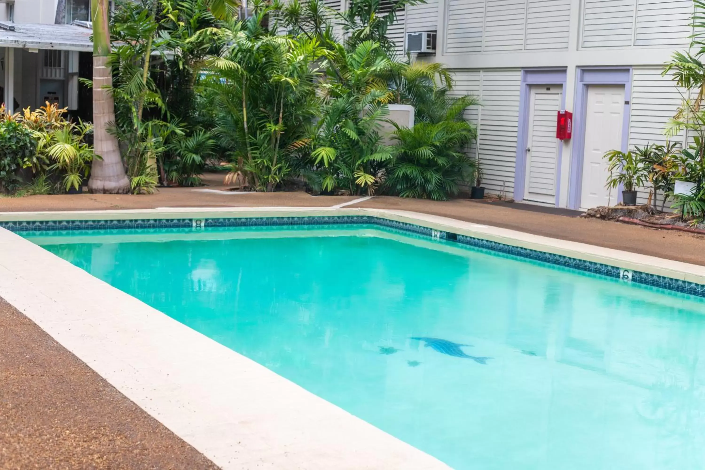 Swimming Pool in Waikiki Heritage Hotel