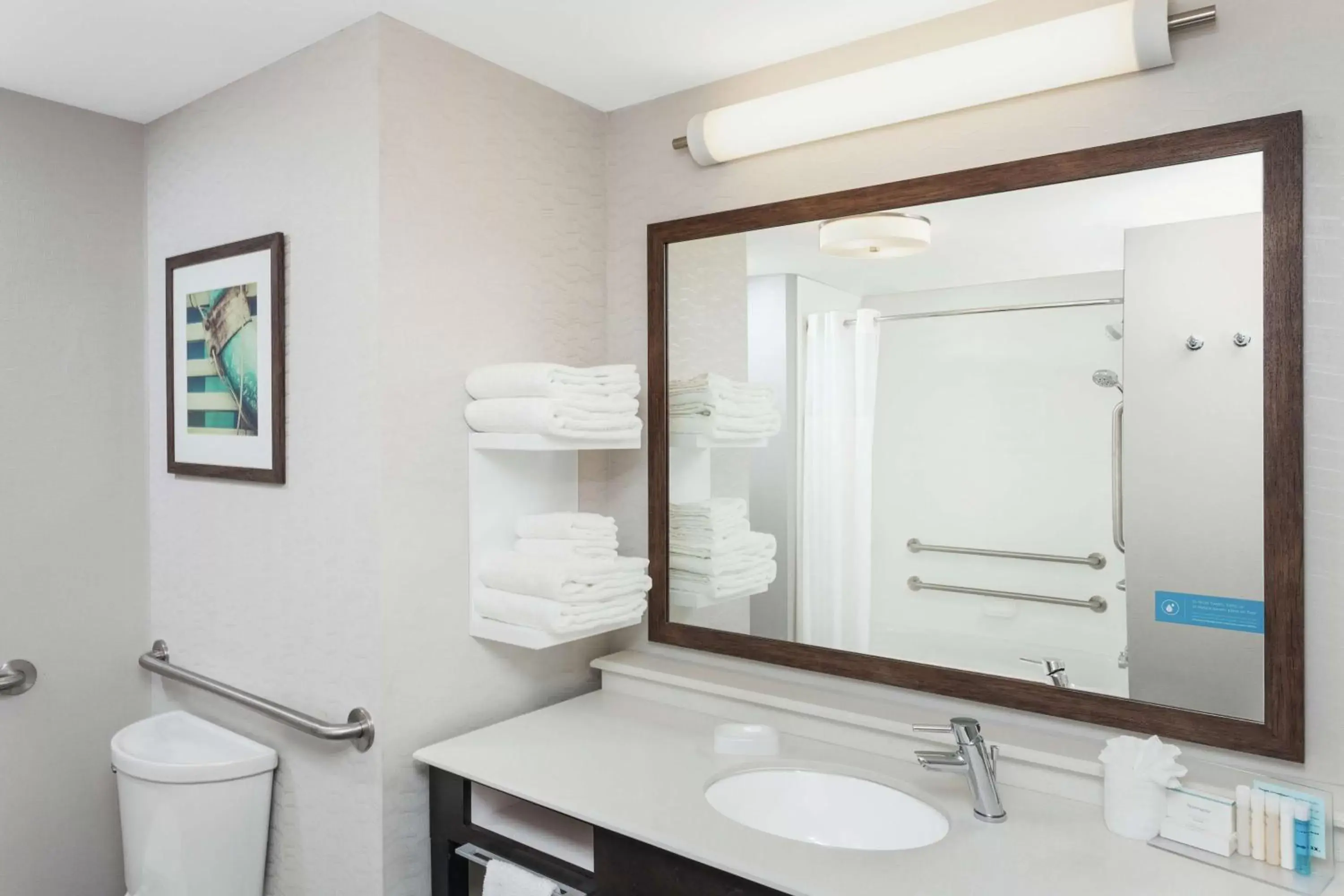 Bathroom in Hampton Inn Kennebunk Kennebunkport Me Bathroom in Hampton Inn Kennebunk Kennebunkport Me