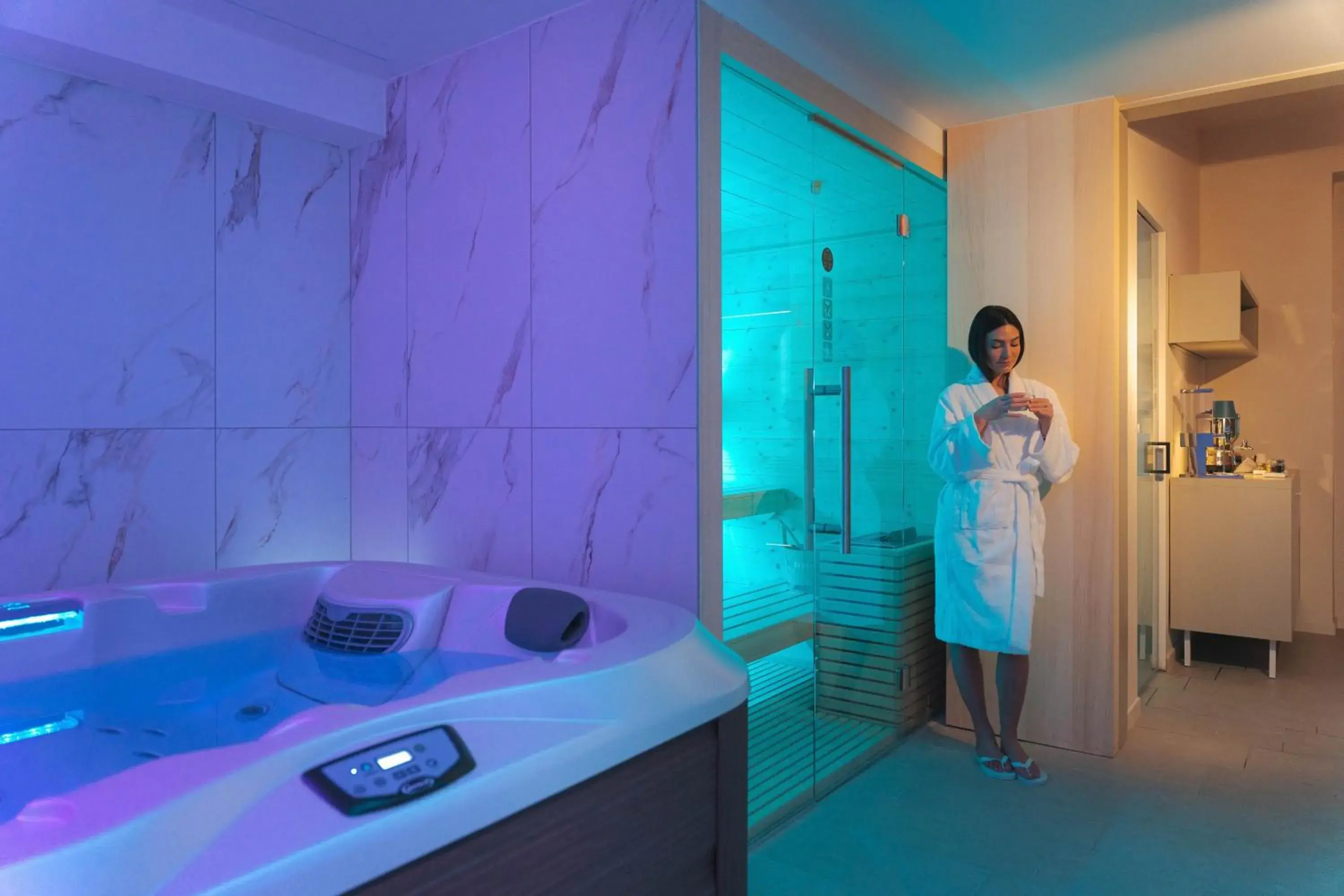 Spa and wellness centre/facilities, Bathroom in Life Hotel