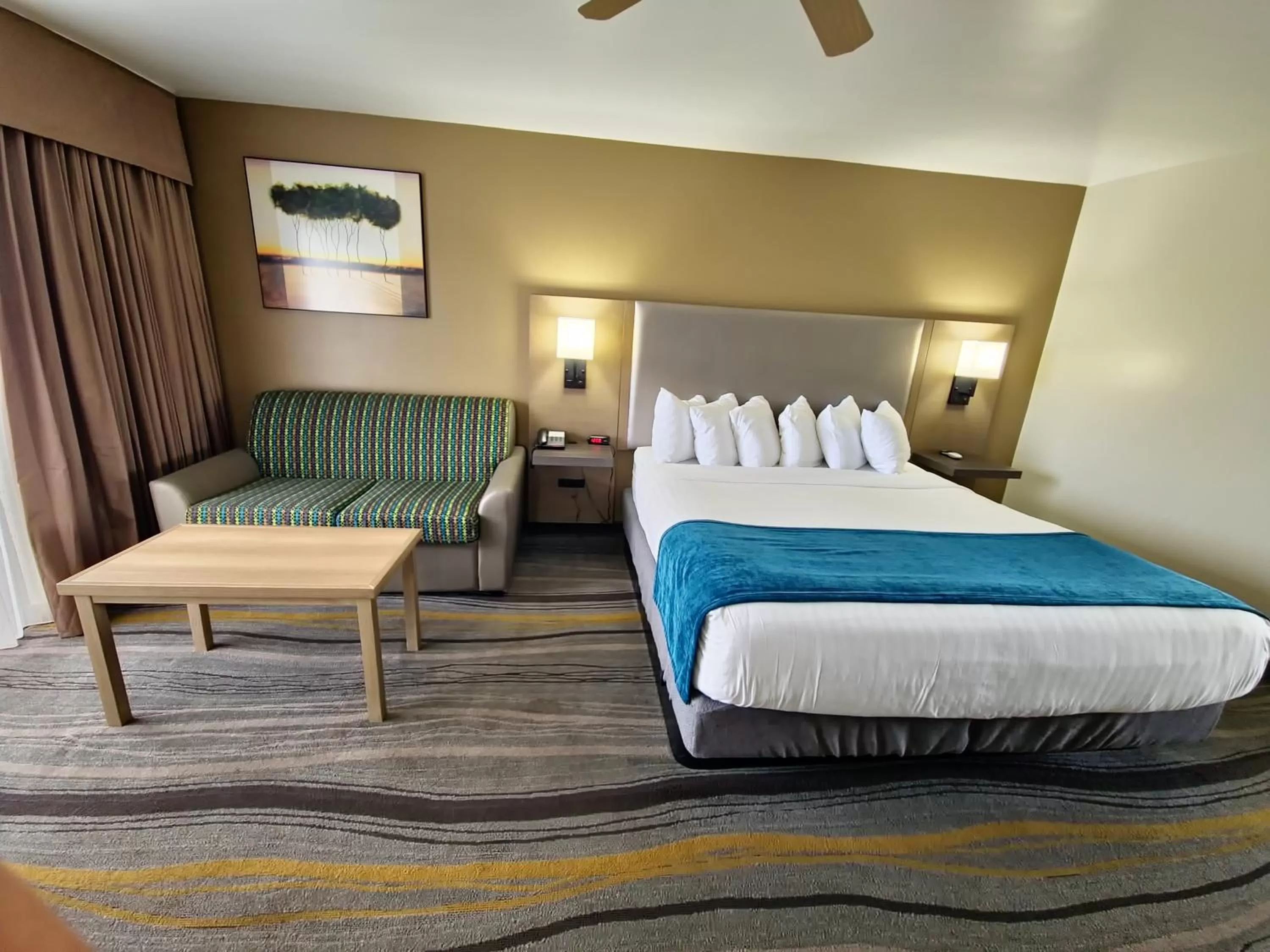 Bed in Los Viajeros Inn