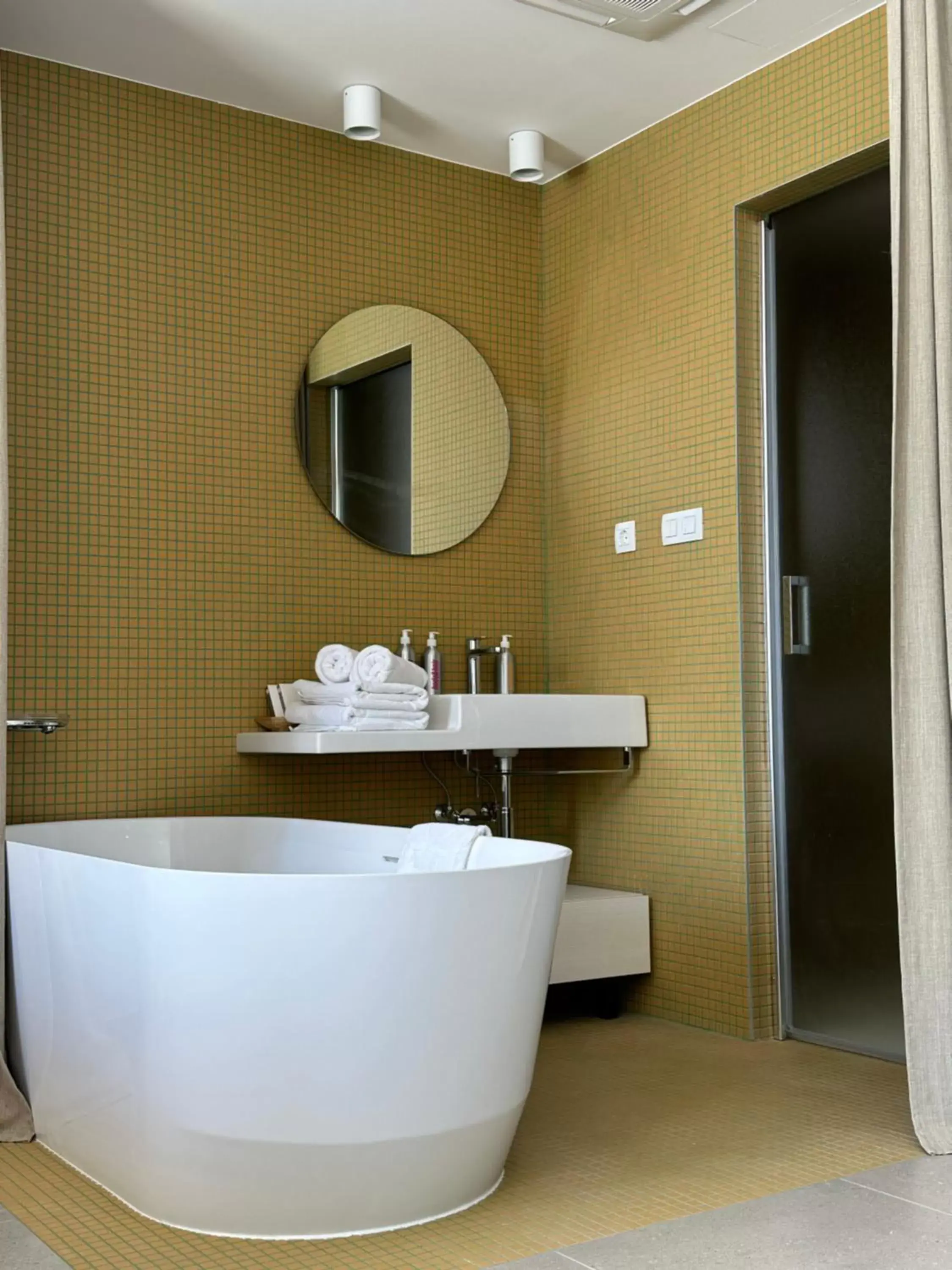 Bath, Bathroom in Hotel Split