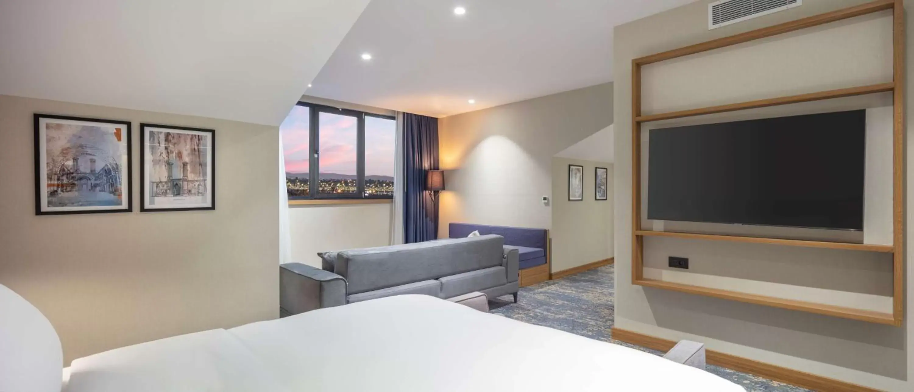 Living room, Bed in Hilton Garden Inn Erzurum Living room, Bed in Hilton Garden Inn Erzurum