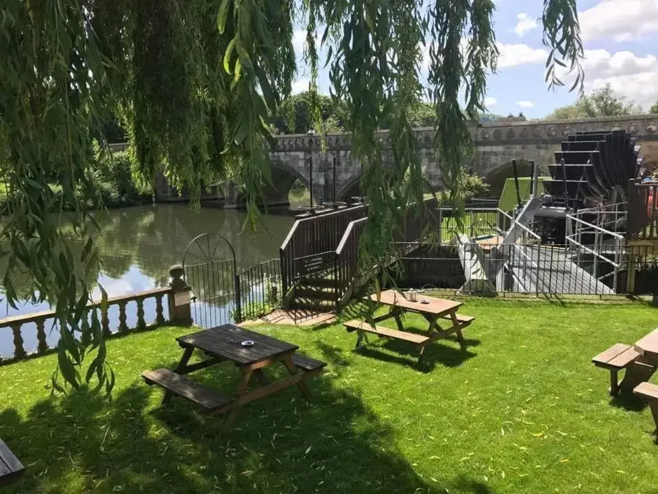 Restaurant/places to eat, Garden in Old Mill Hotel & Lodge