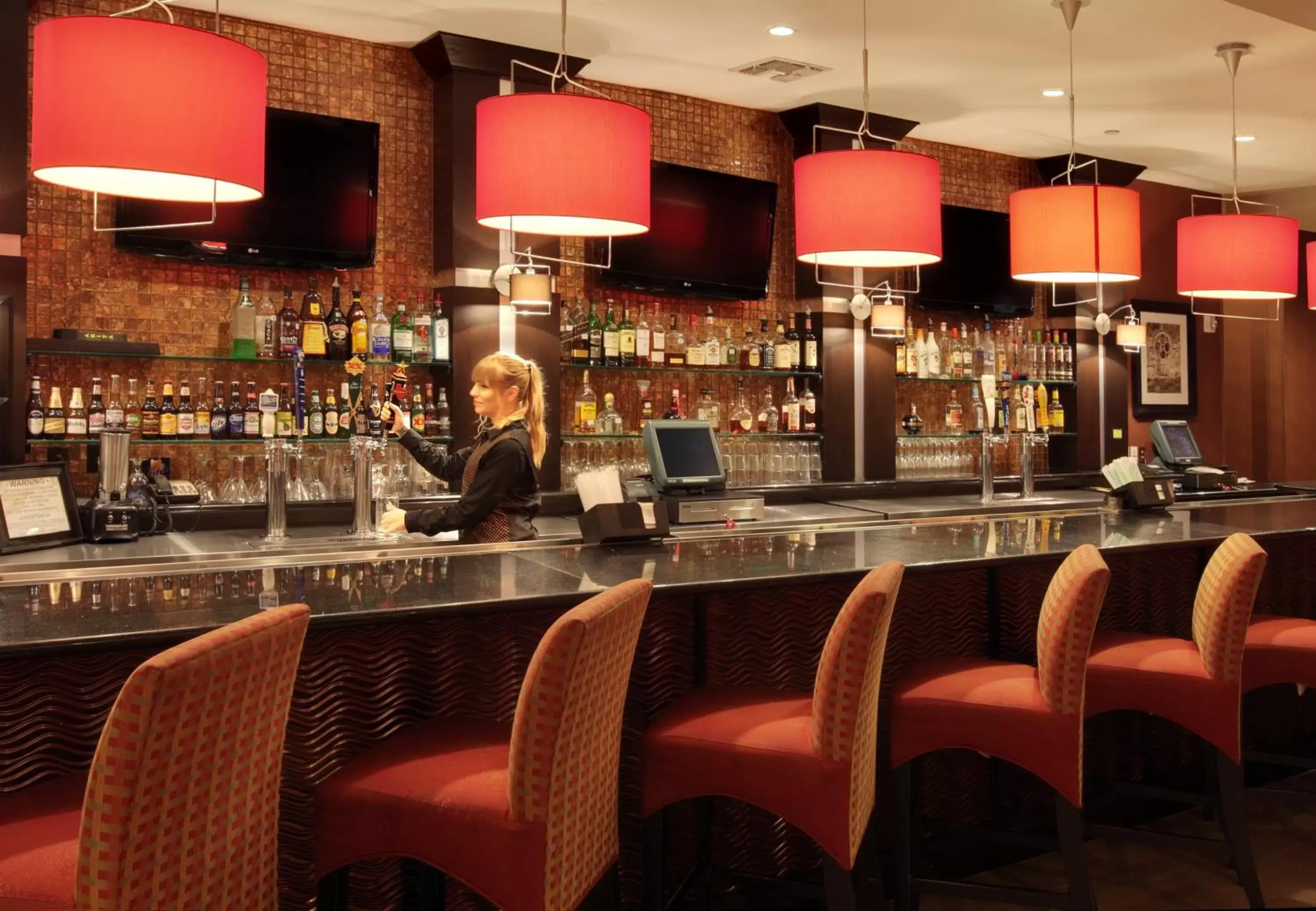Lounge or bar, Restaurant/Places to Eat in Holiday Inn Houston East-Channelview, an IHG Hotel